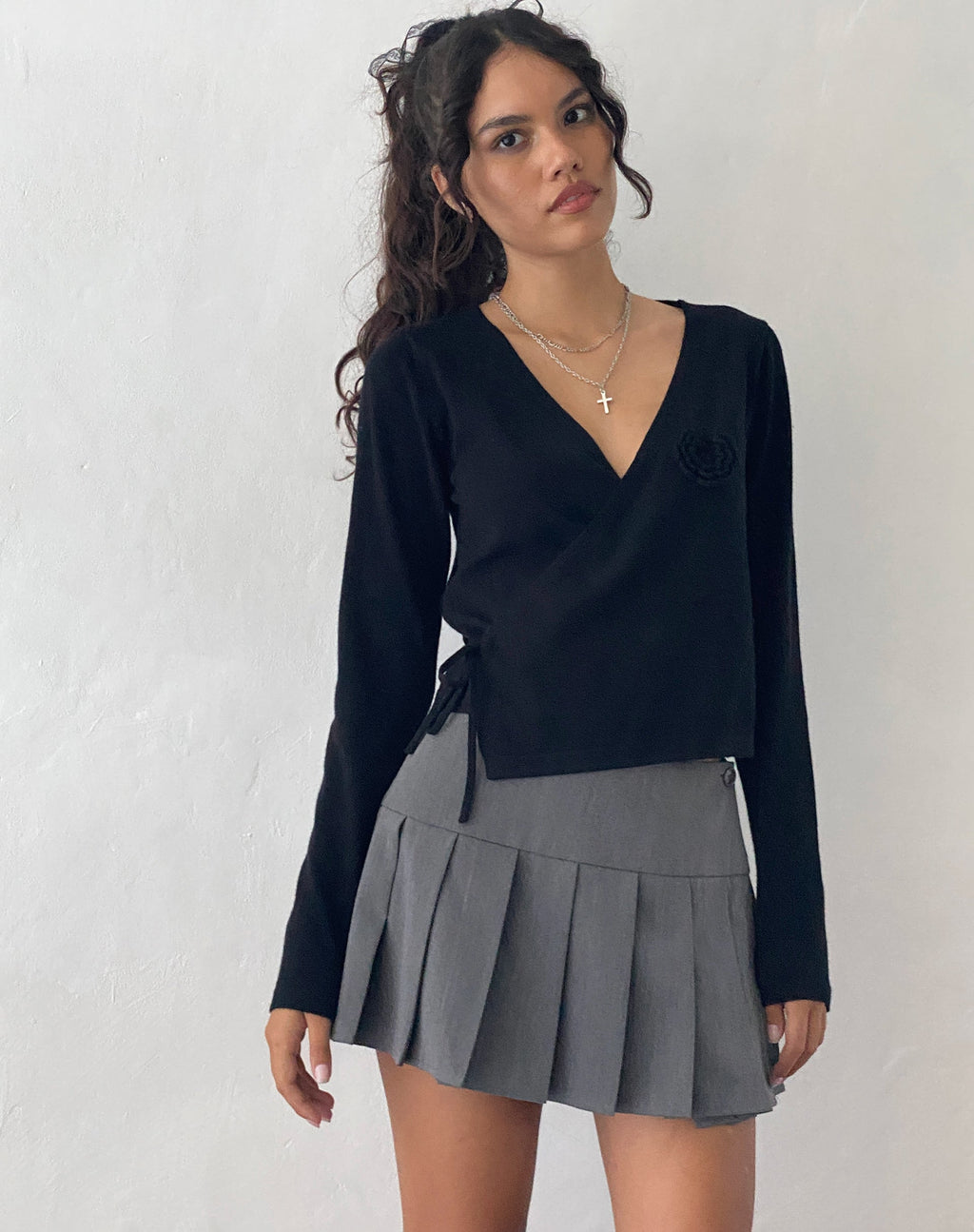 Cardigan a portafoglio Zelda in maglia nera con rosetta