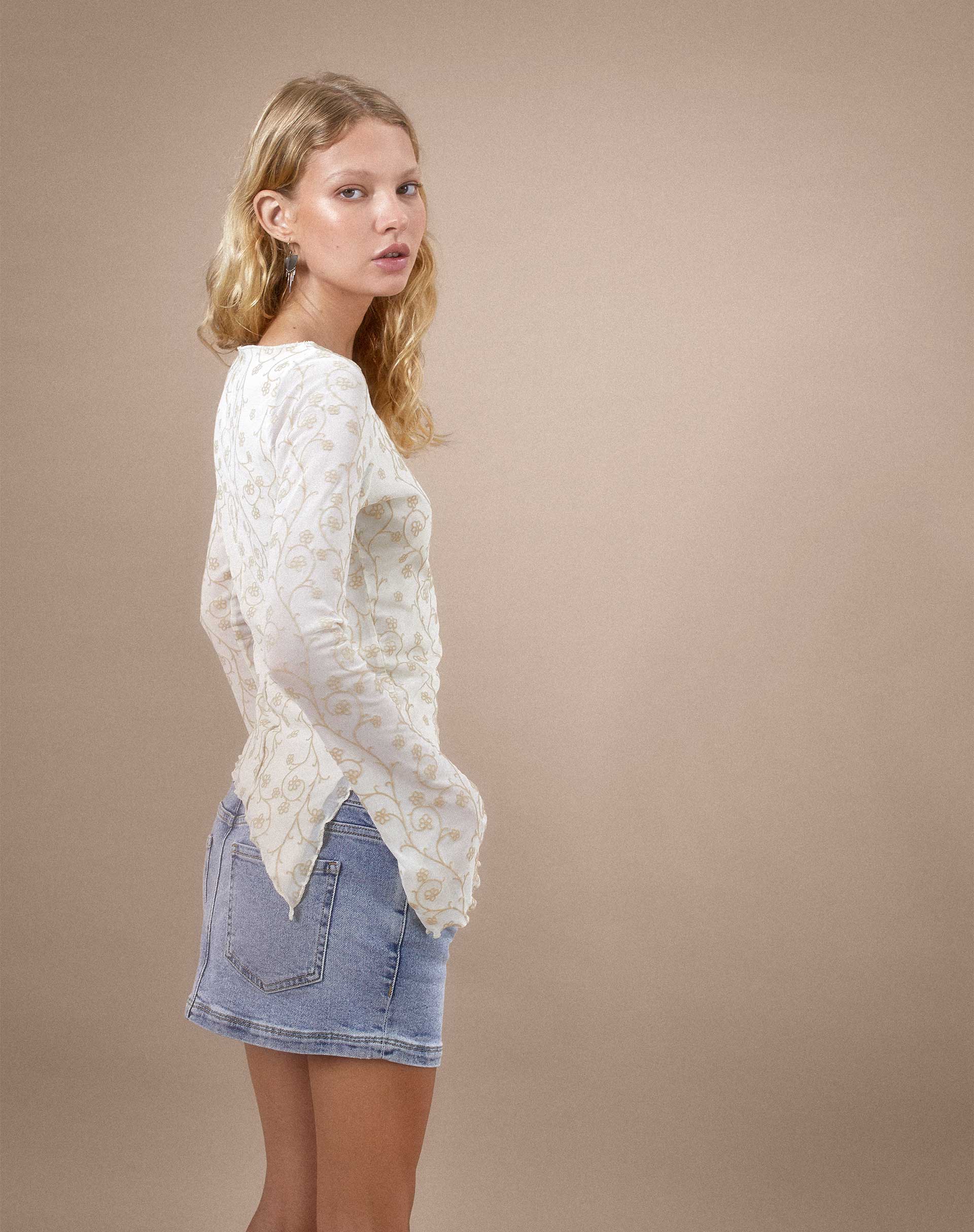 immagine di Zest Top a manica lunga in rete beige con floccatura marrone chiaro
