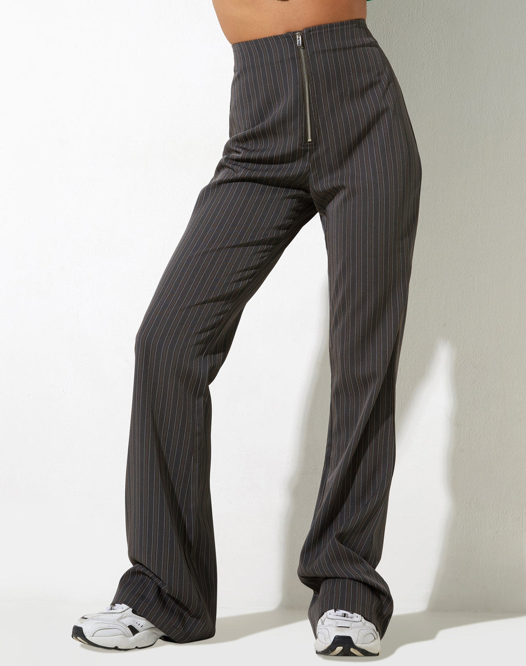Pantaloni svasati Zorah a righe grigie