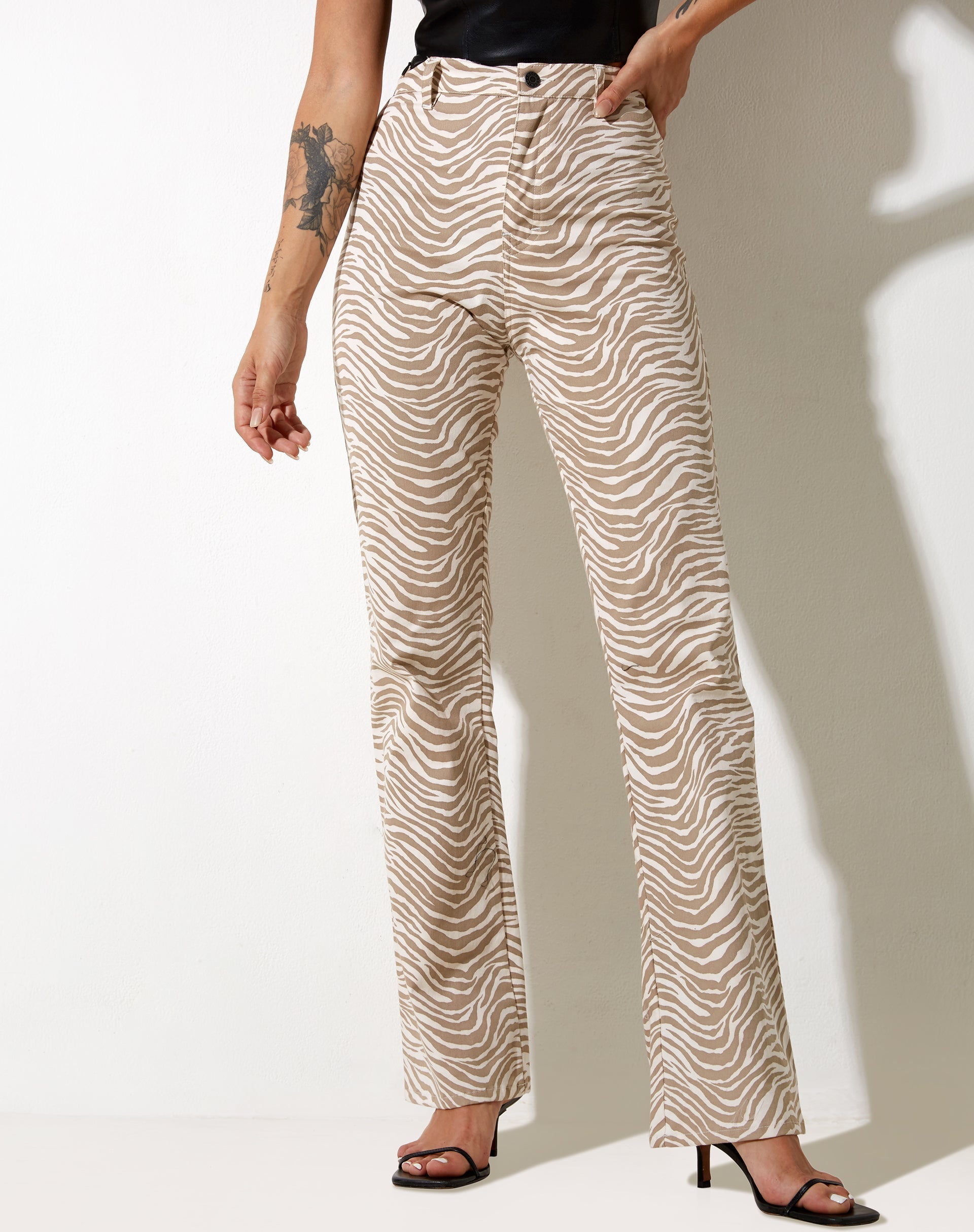 Immagine di Zoven Pantaloni svasati in tonalità Zebra