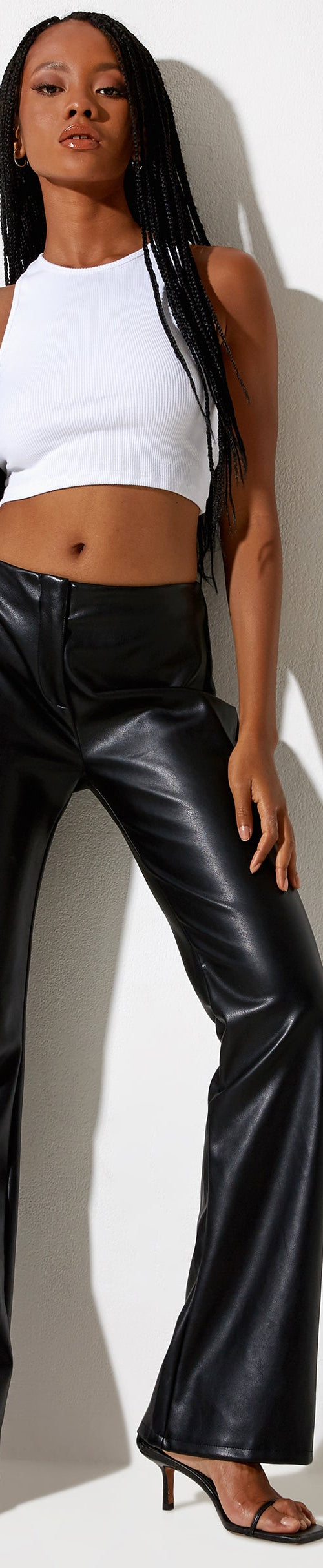 Immagine di Zyanna Pantaloni svasati in PU nero