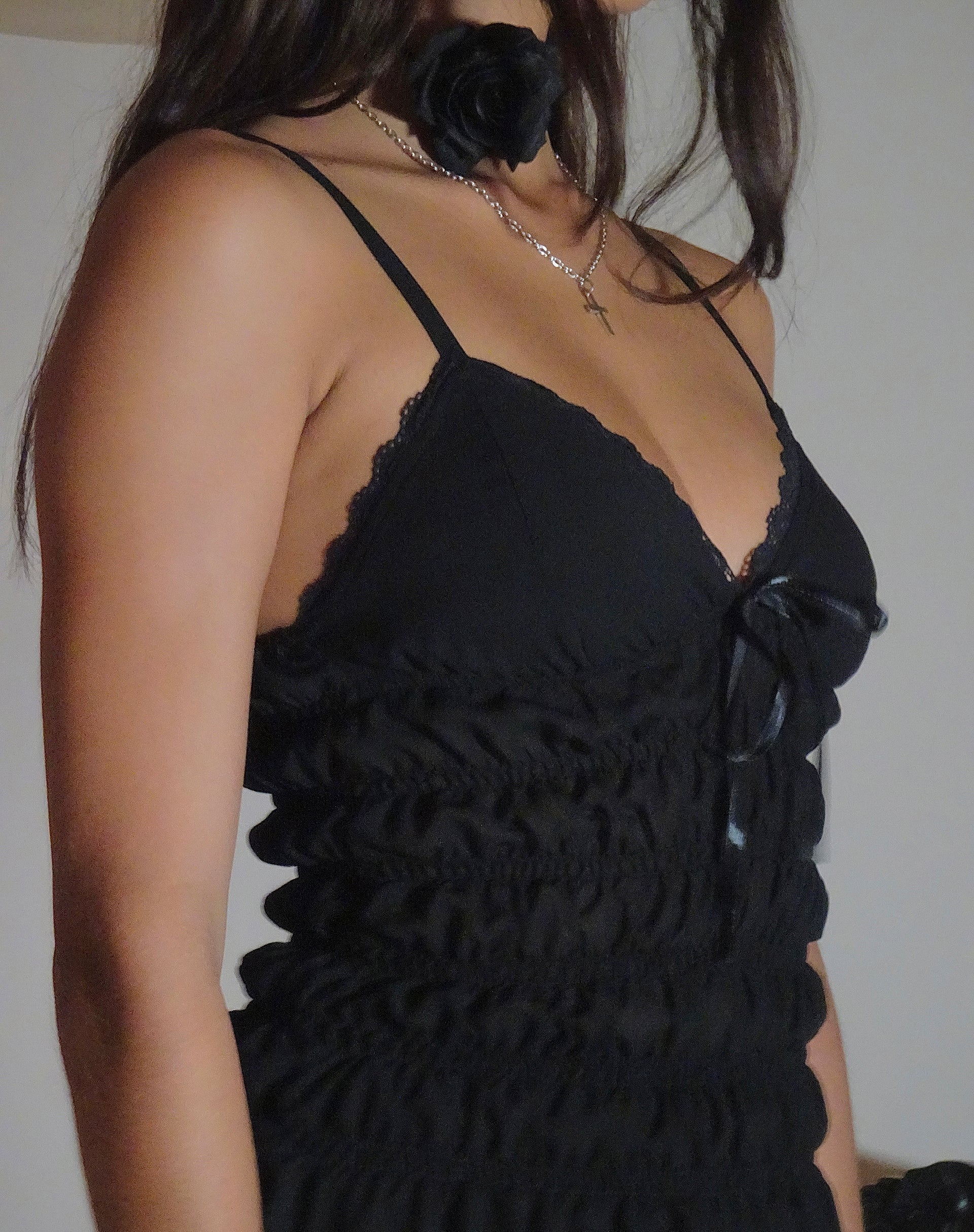Immagine di Axely - Mini abito in chiffon nero con bordi a scacchiera