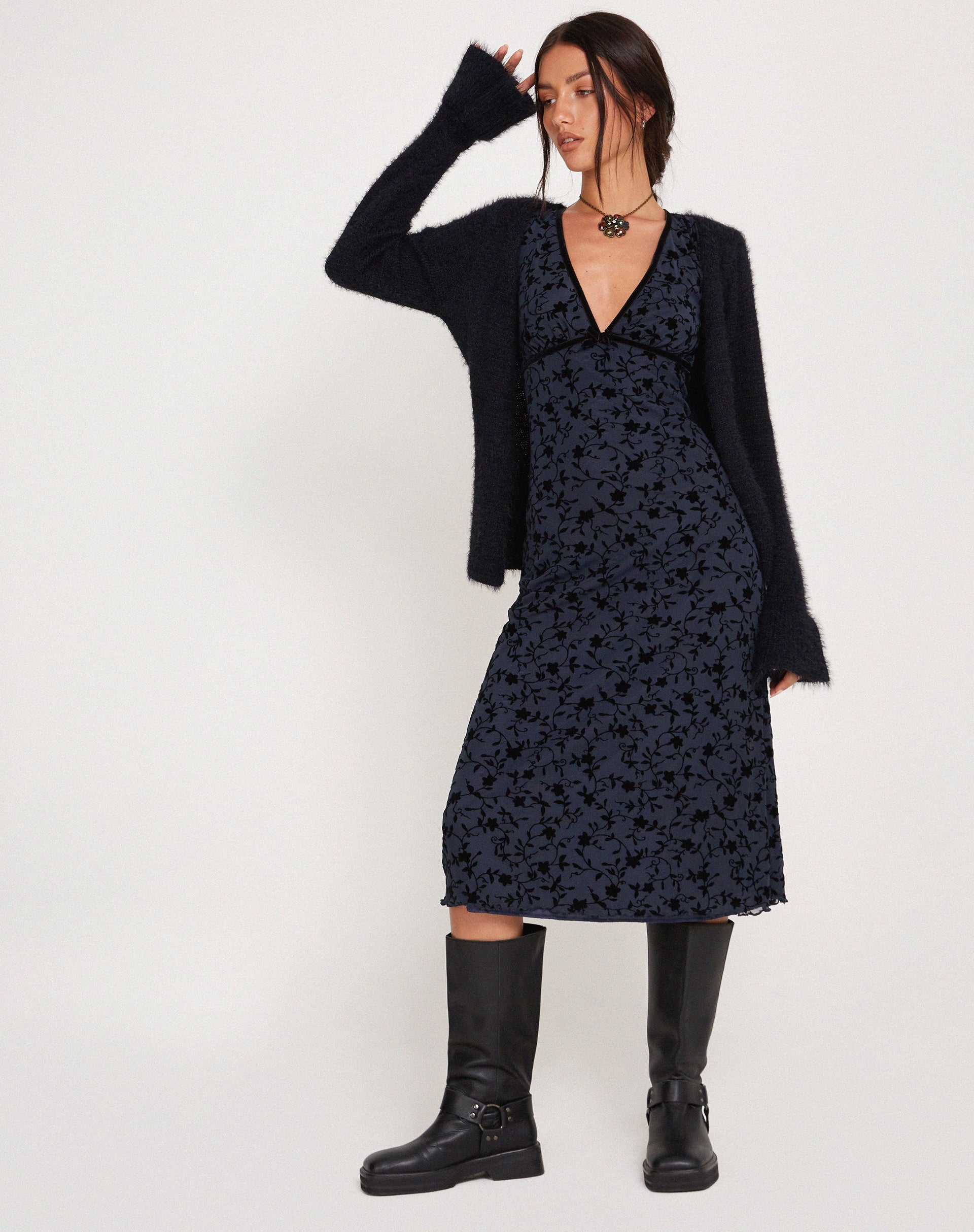 Immagine di Vilinia Midi Dress in Pretty Petal Flock Nero