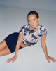 immagine di Babe Crop Tee in collage fotografico grigio