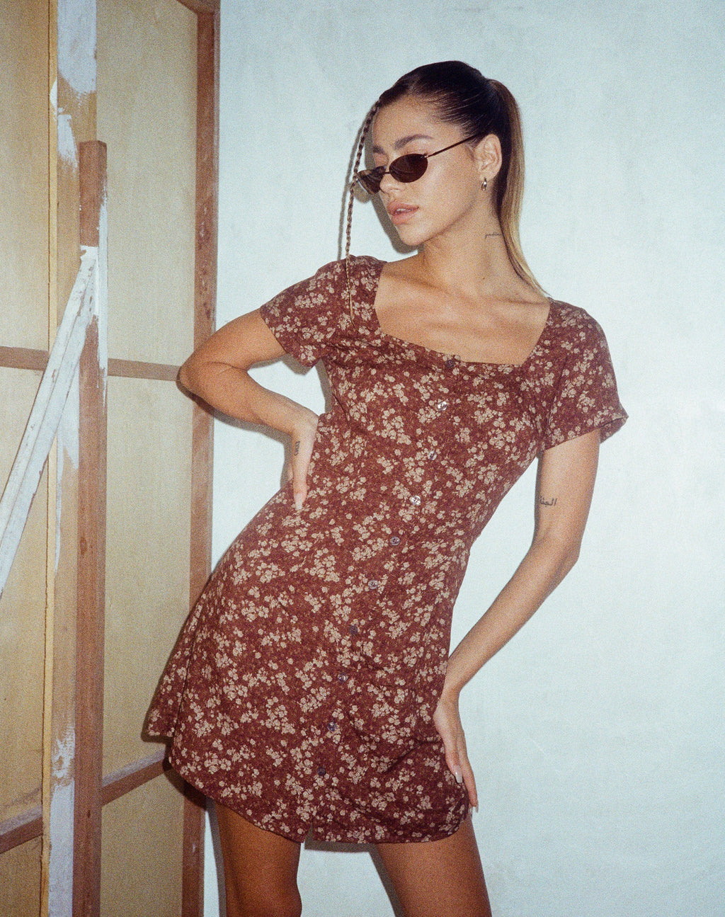 Zavacca - Vestito da giorno in marrone con fiori di terra