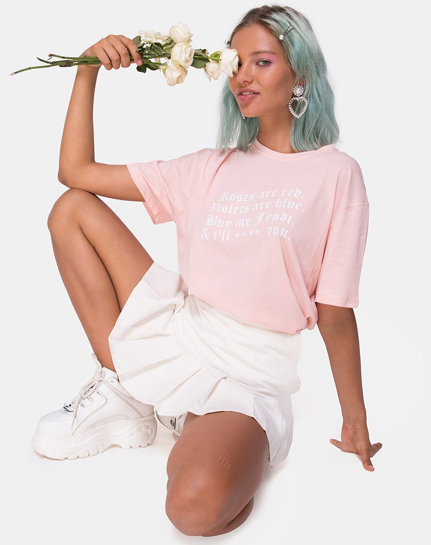 Immagine della t-shirt oversize di base in rosa con rose e testo rosso X Top Ragazza