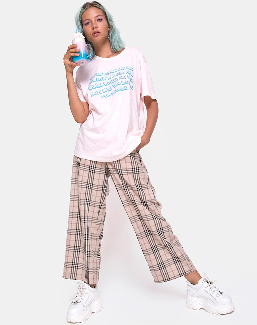 Immagine della t-shirt oversize basic in rosa tenue con testo Almond Milk Girl X Top Girl