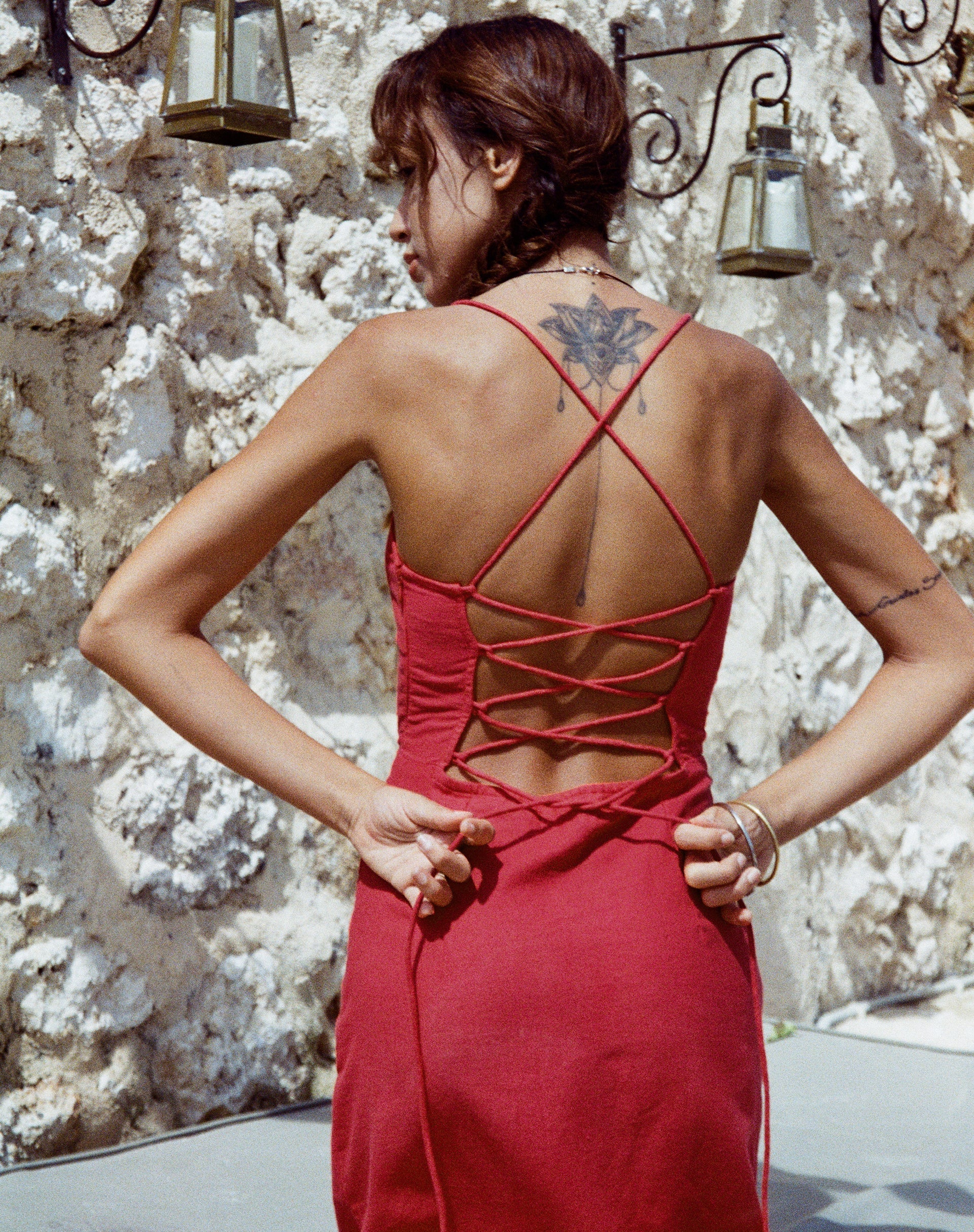 immagine di Sky Midi Dress in Tango Red