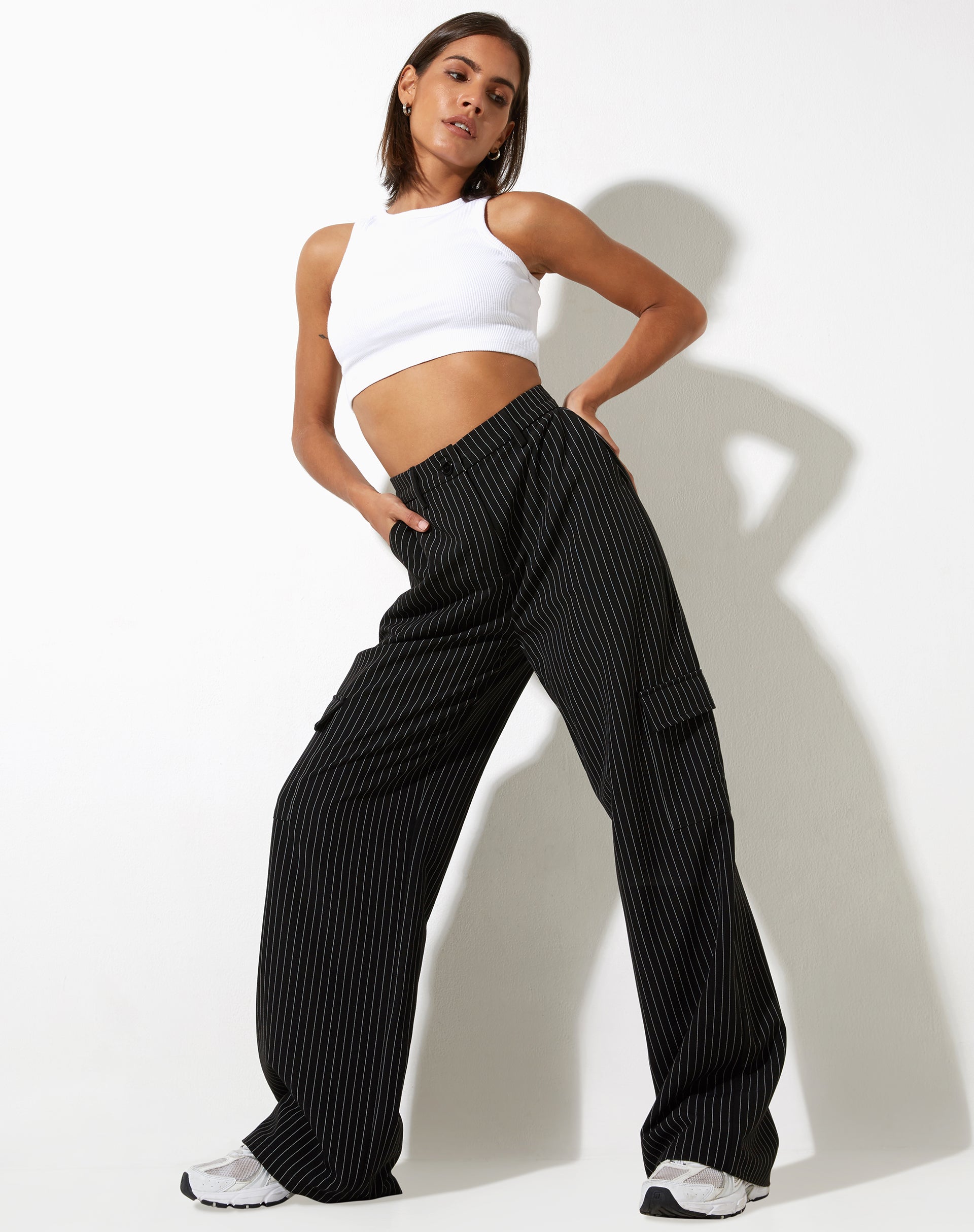 immagine di Abba Cargo Trouser in gessato nero