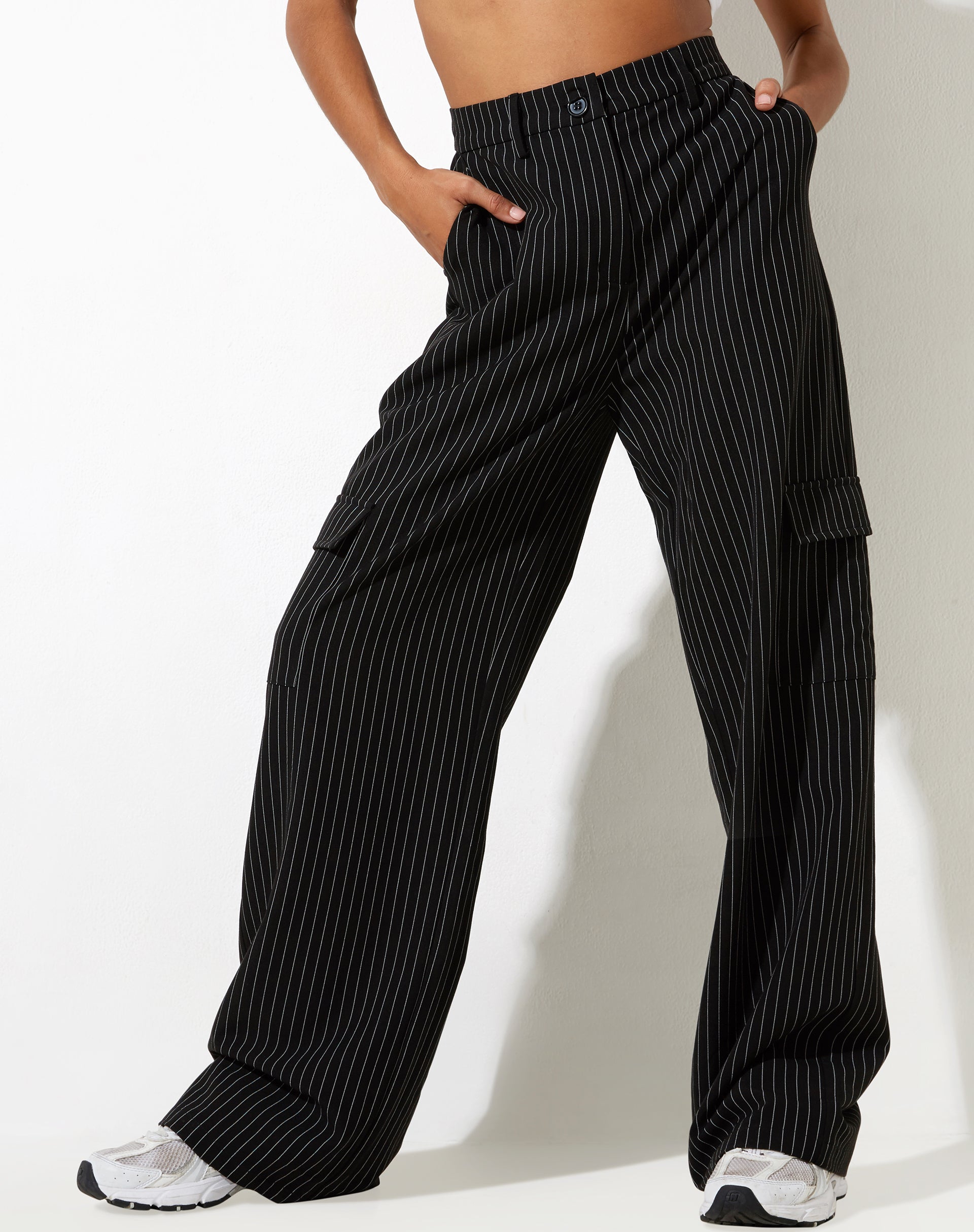 immagine di Abba Cargo Trouser in gessato nero