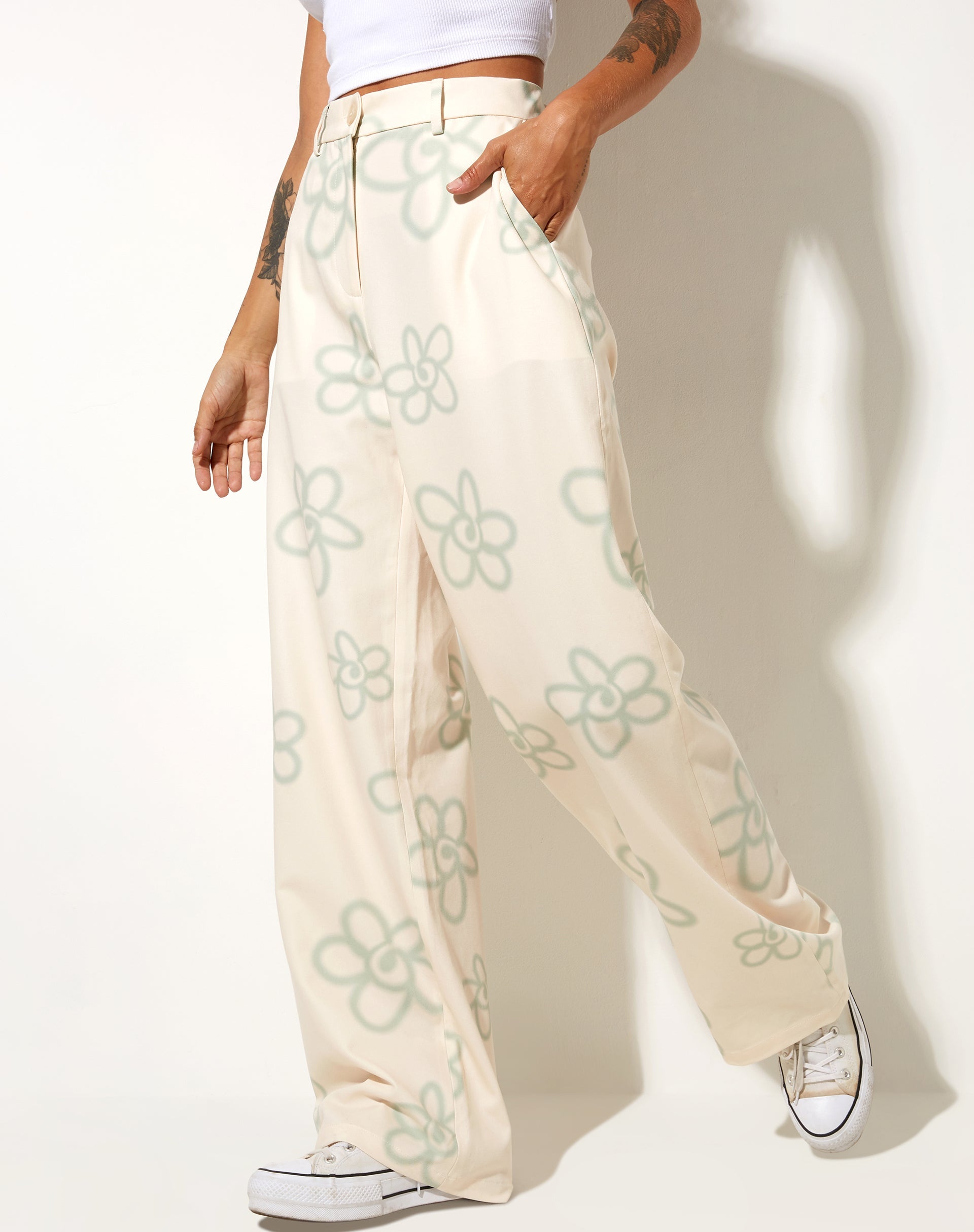 Immagine di Abba Pantaloni sartoriali a fiori graffiti Crema