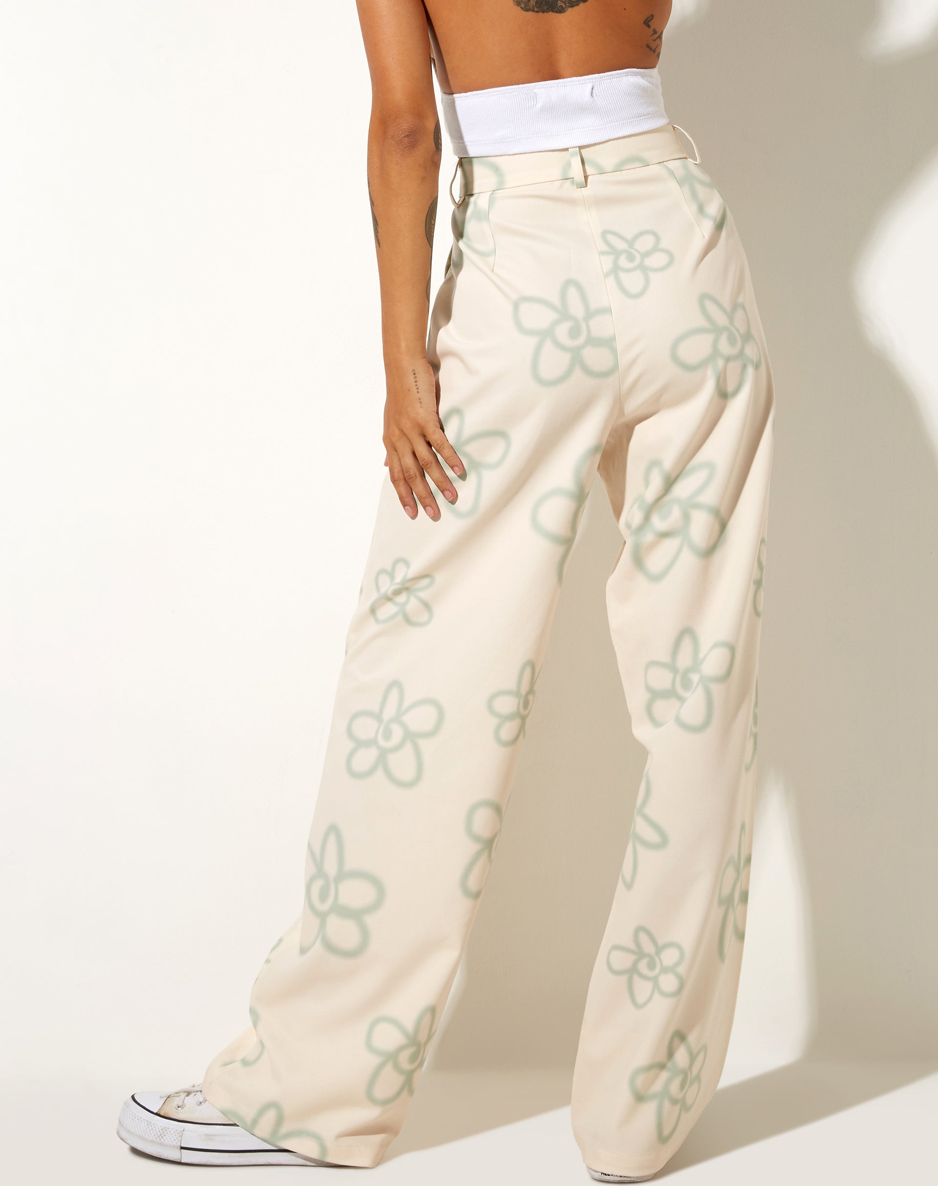 Immagine di Abba Pantaloni sartoriali a fiori graffiti Crema