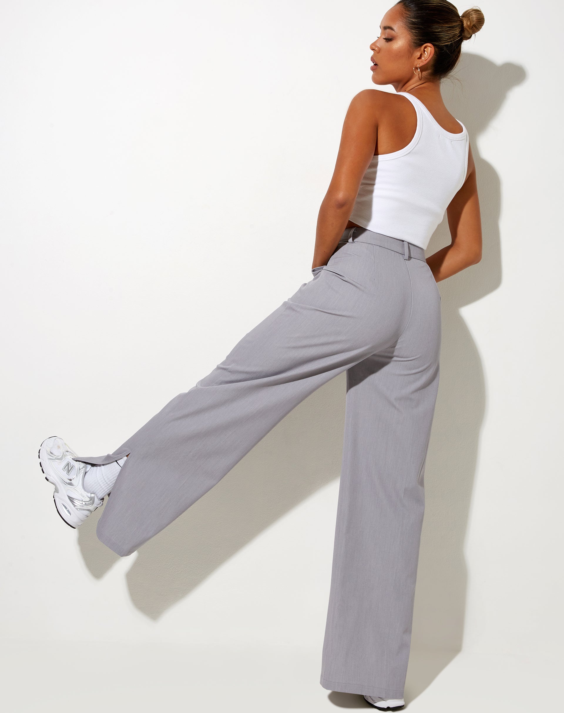 Immagine dei pantaloni Abby in grigio argento