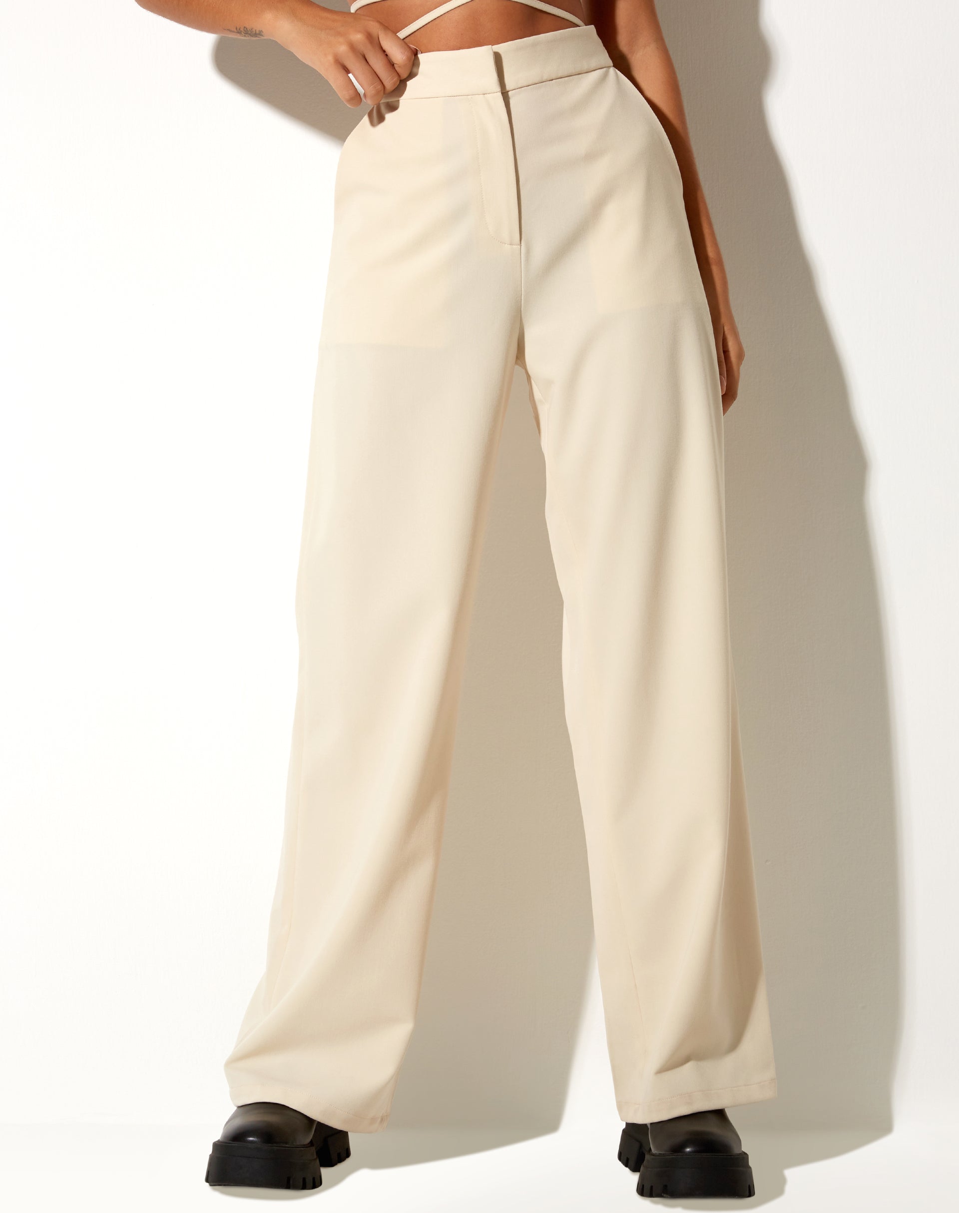Immagine di Abner Pantaloni a gamba larga in crema sartoriale