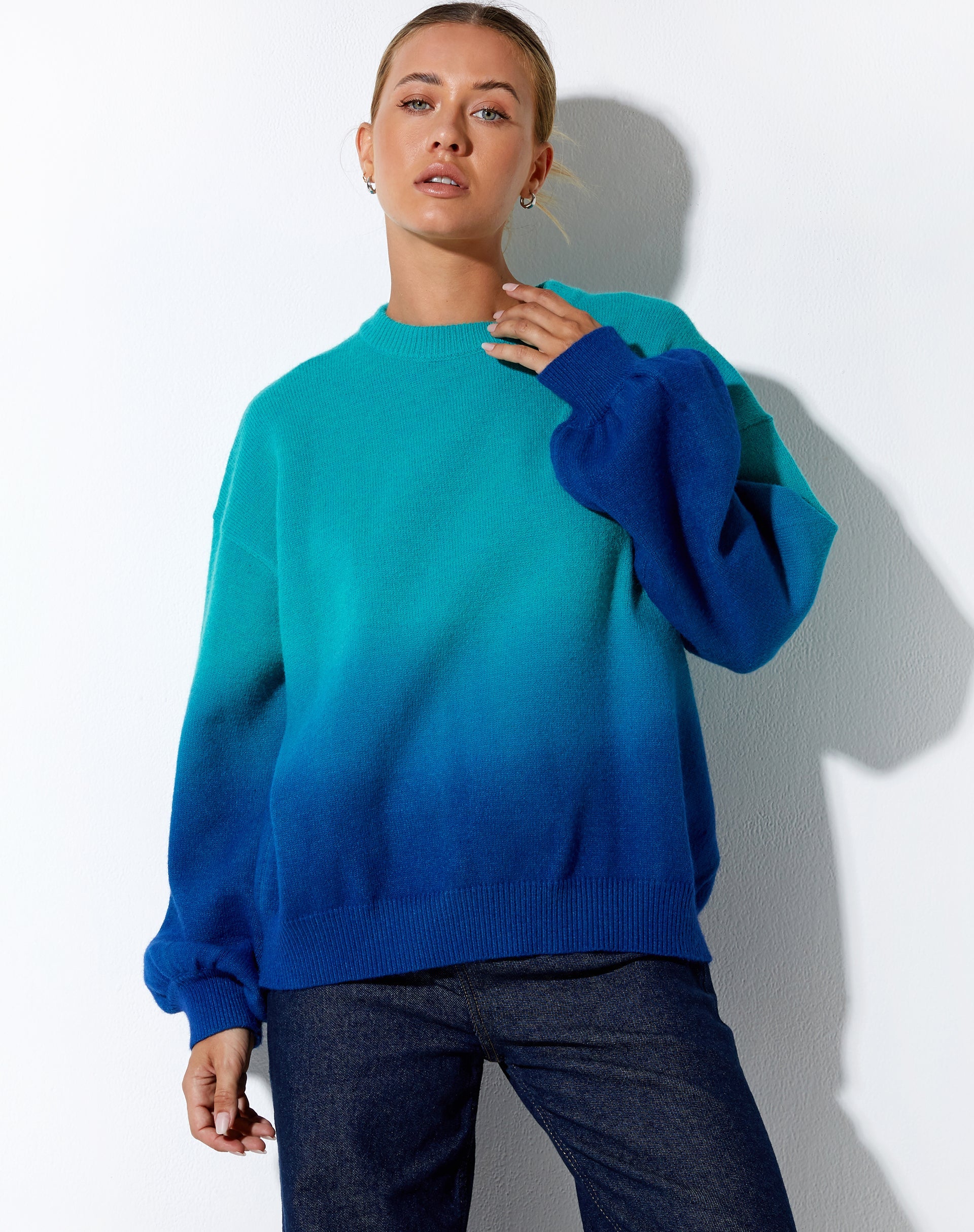 immagine di Akari Jumper in blu sfumato