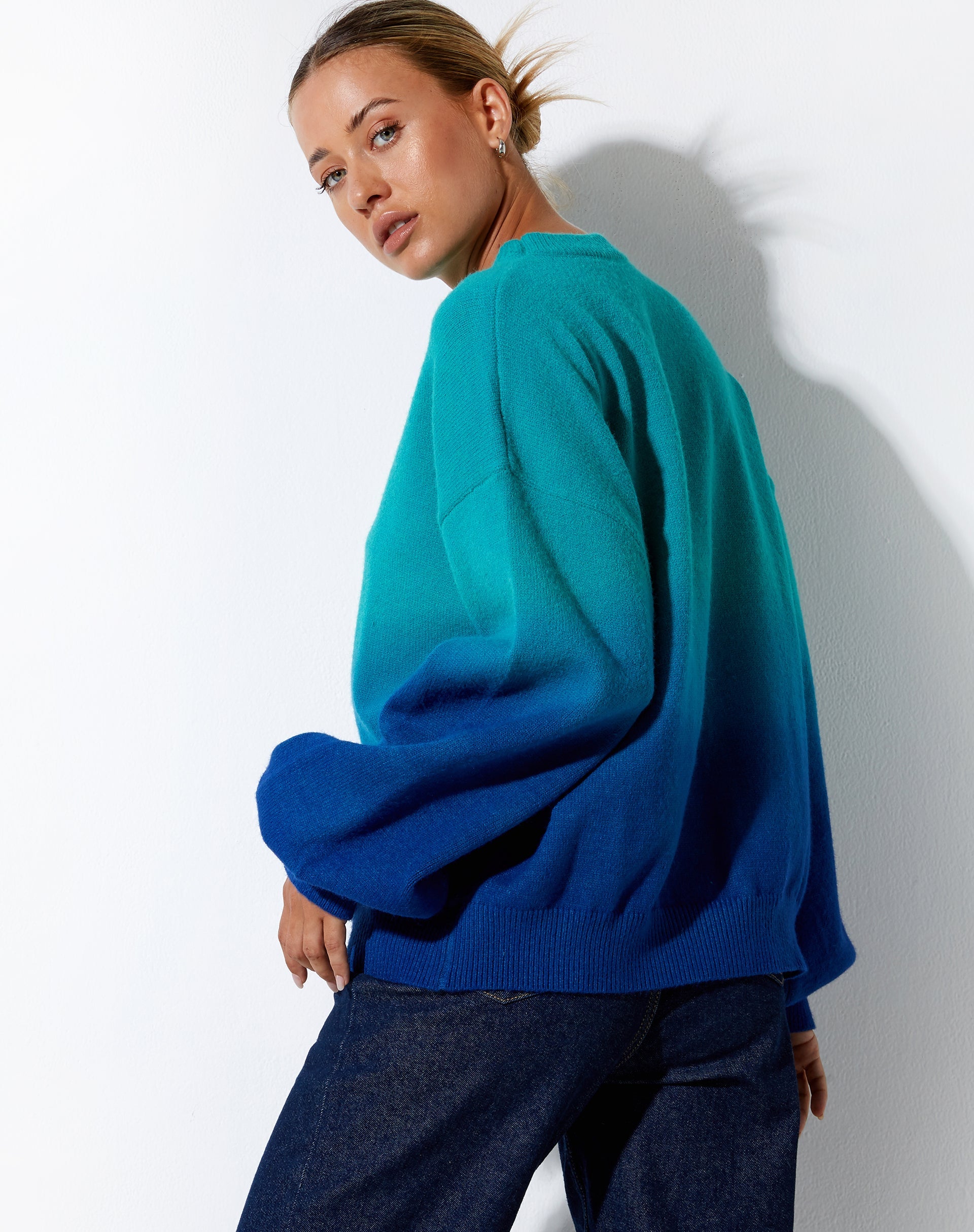 immagine di Akari Jumper in blu sfumato