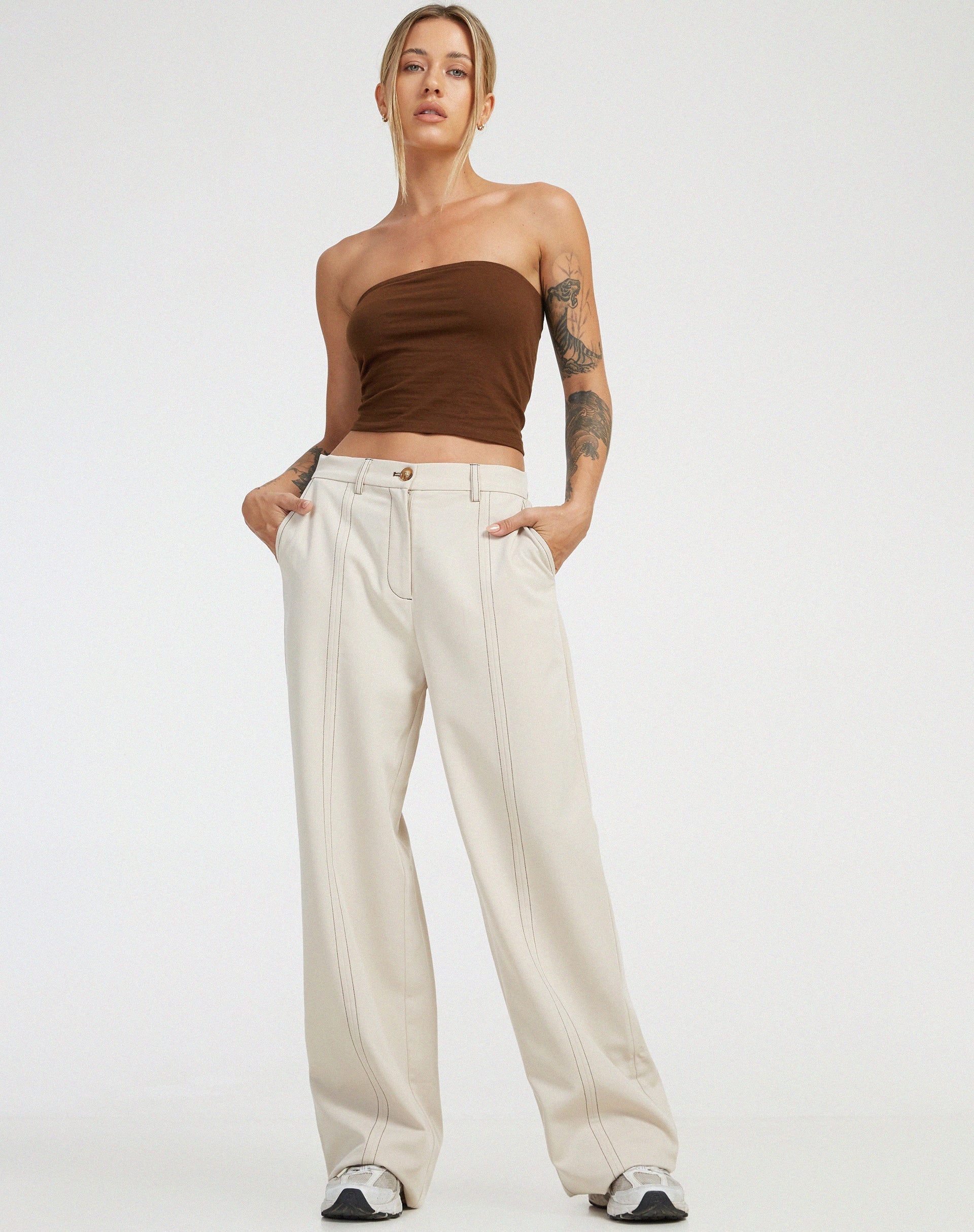immagine del pantalone Albus in punto marrone ecrù