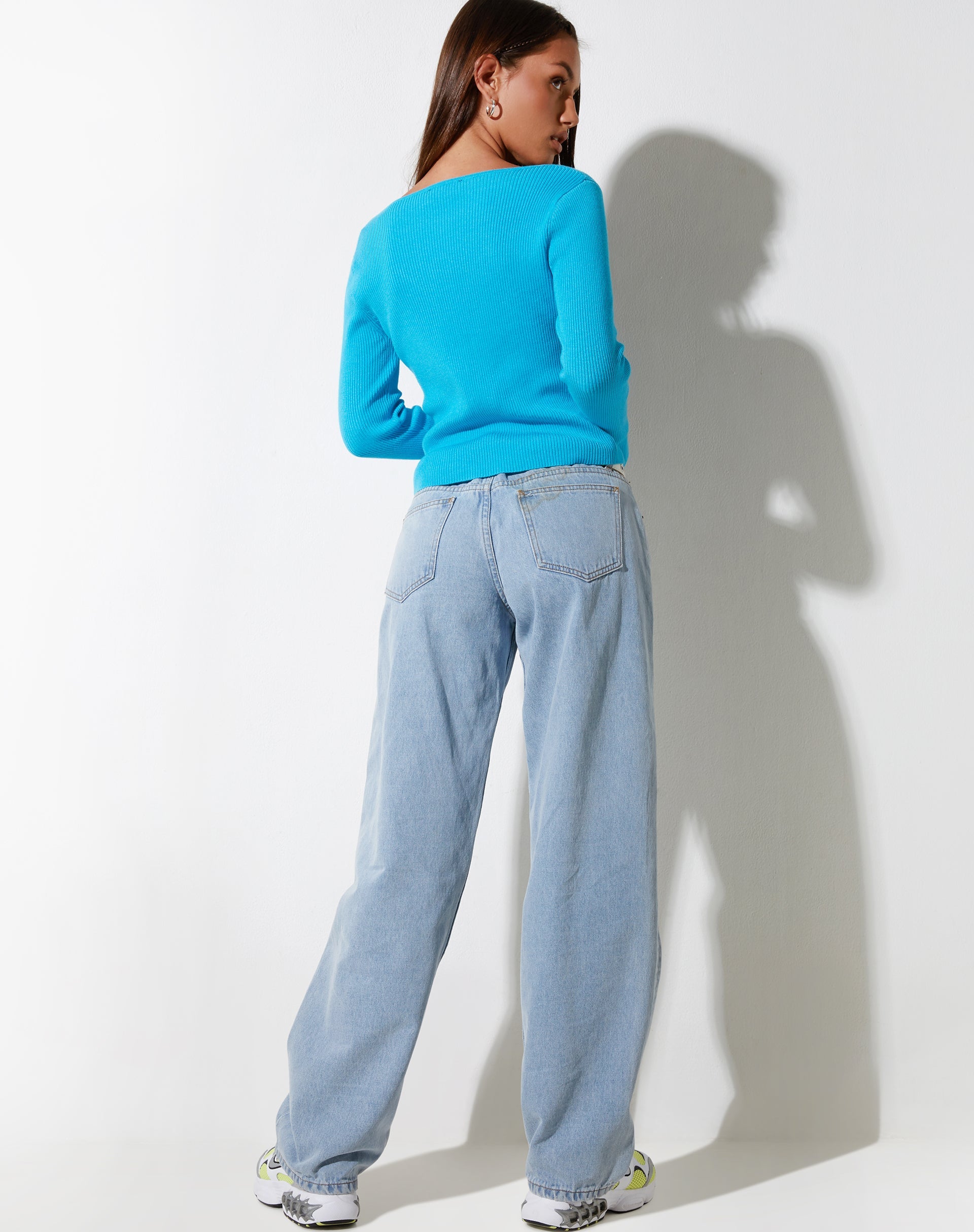 immagine di Andini Cardi in maglia blu
