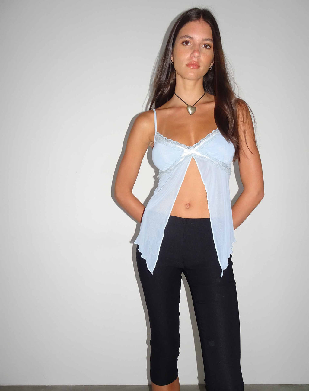 Arsyla - Top a rete a farfalla in blu pastello