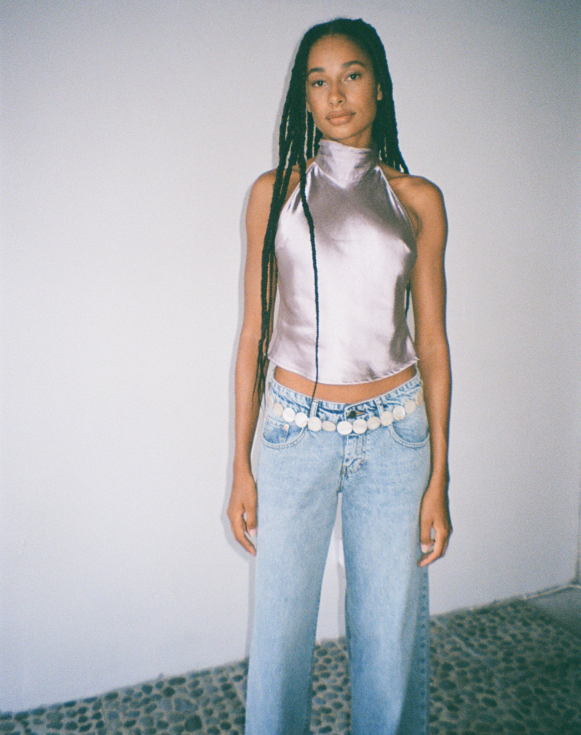 Immagine di MOTEL X JACQUIE Ataina Top con collo alto in satin argento