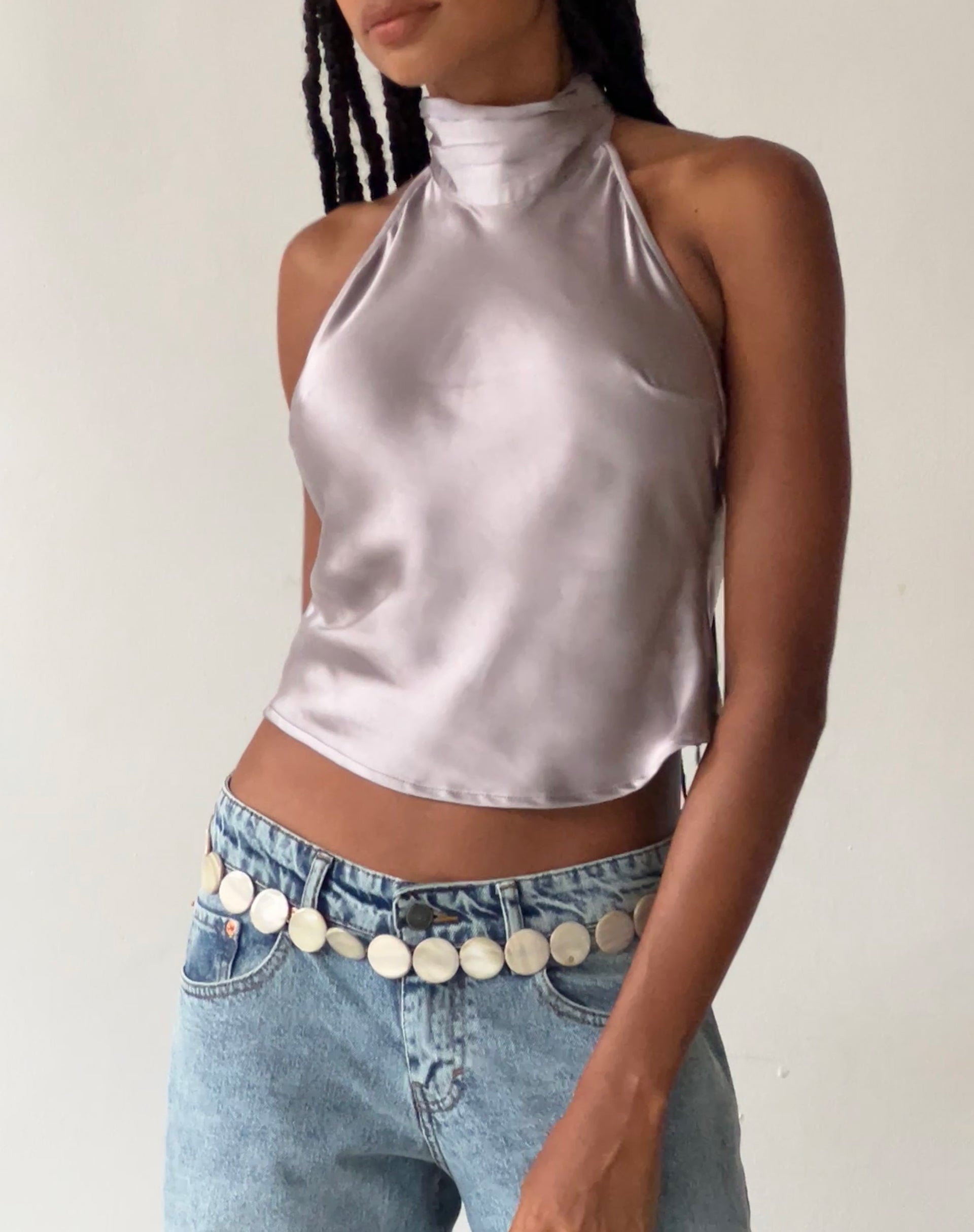 Immagine di MOTEL X JACQUIE Ataina Top con collo alto in satin argento
