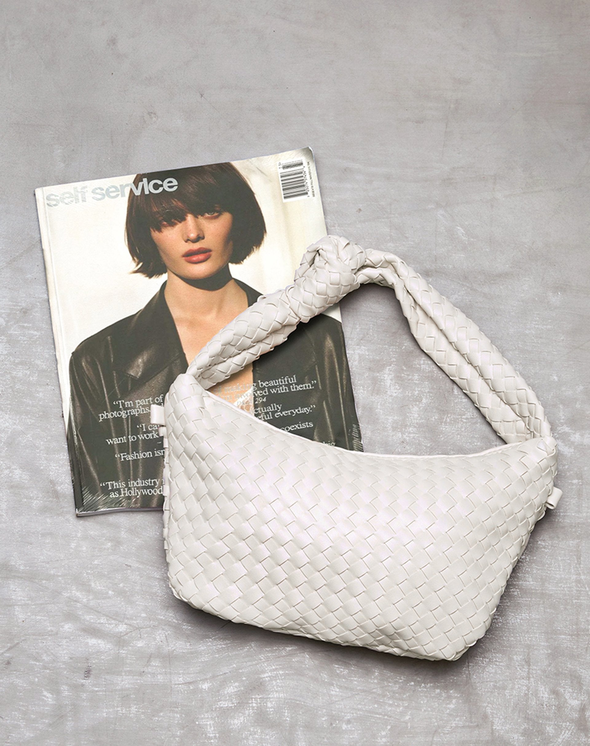 Immagine della borsa a tracolla Dolton in bianco