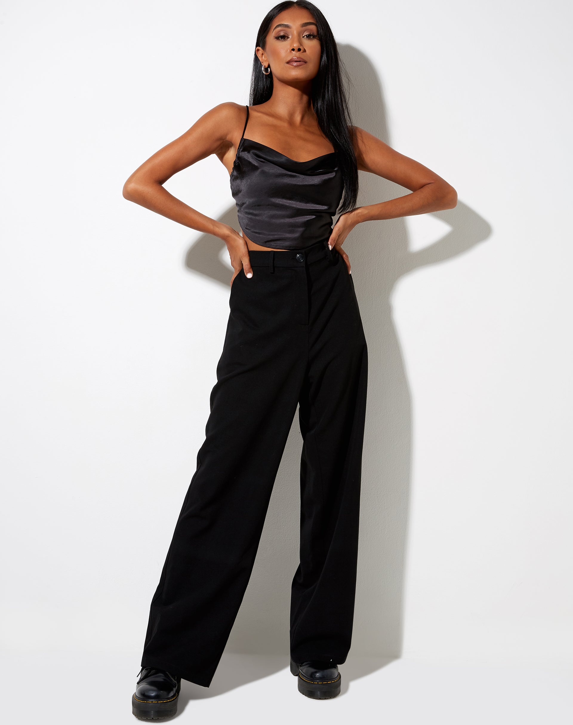 Immagine di Baila Crop Top in satin nero