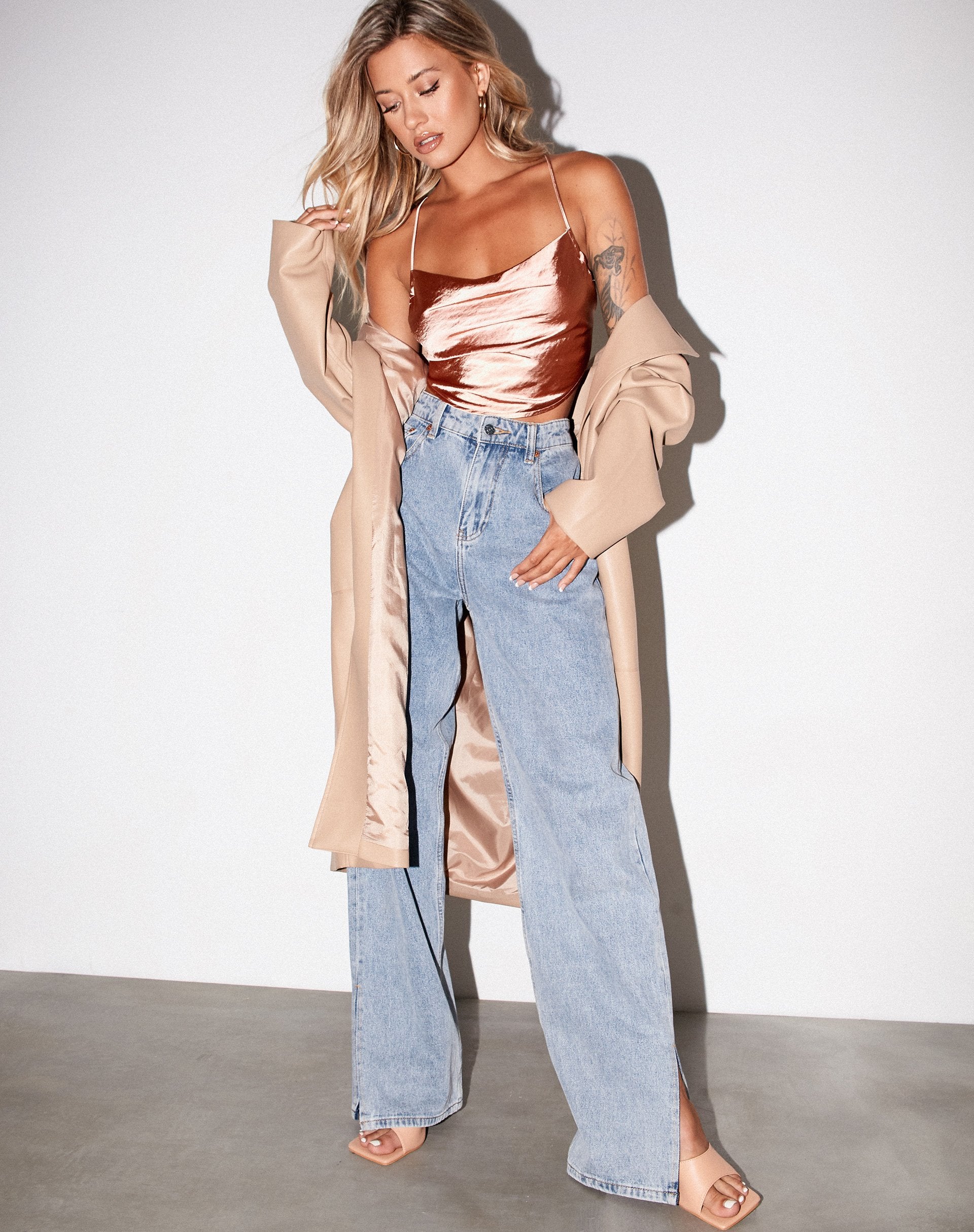 Immagine di Baila Crop Top in satin oro rosa