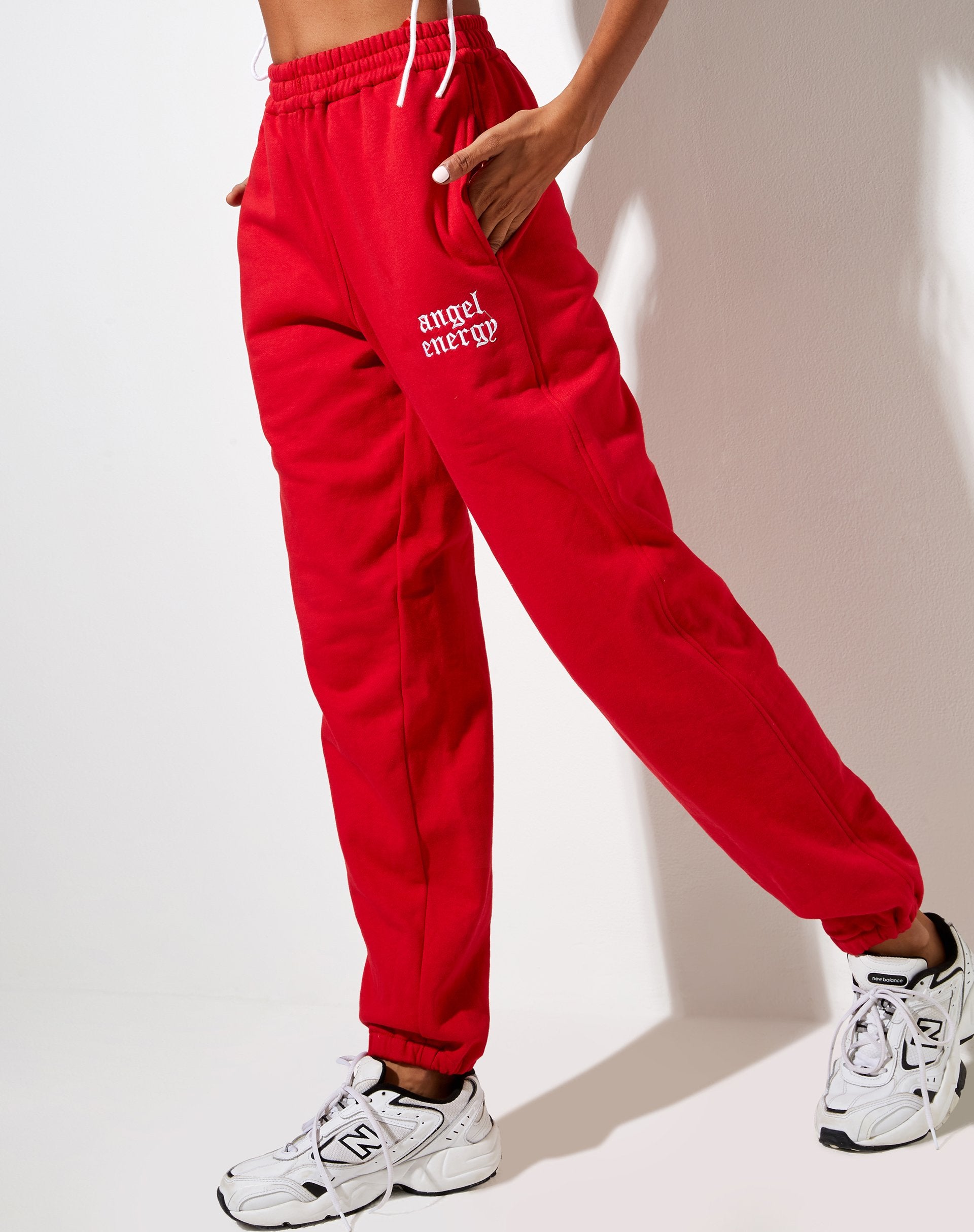 Immagine di Basta Jogger in rosso corsa con ricamo Angel Energy