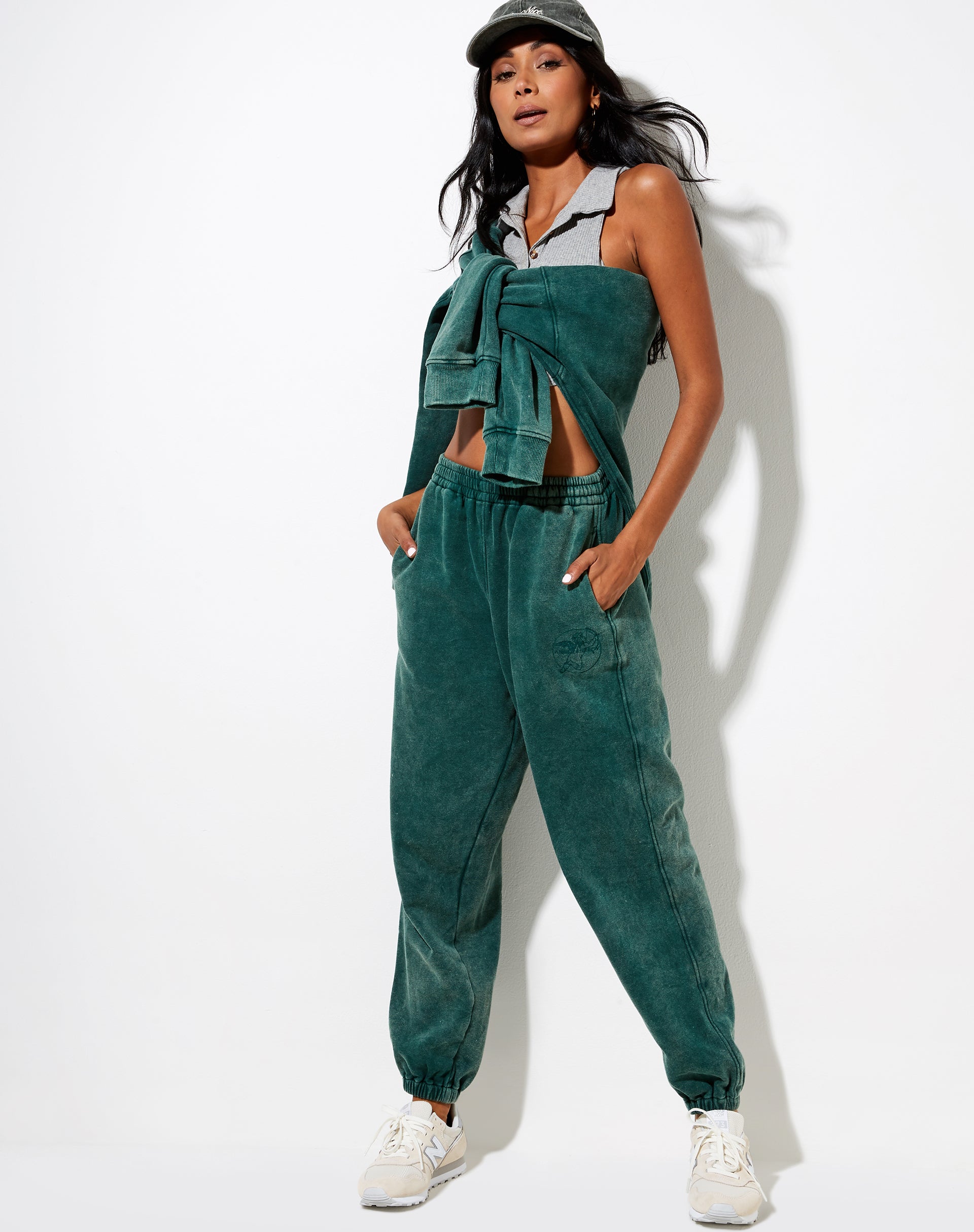 Immagine di Basta Jogger in verde lavato Angel Energy Cherub Embro