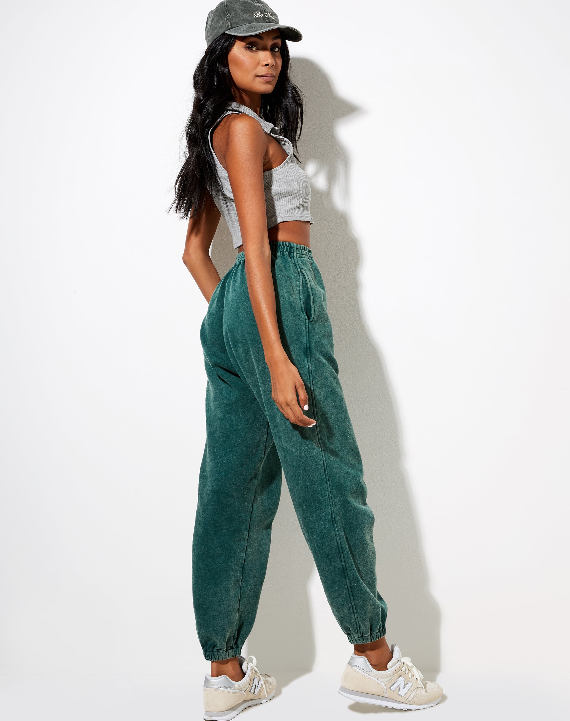 Immagine di Basta Jogger in verde lavato Angel Energy Cherub Embro