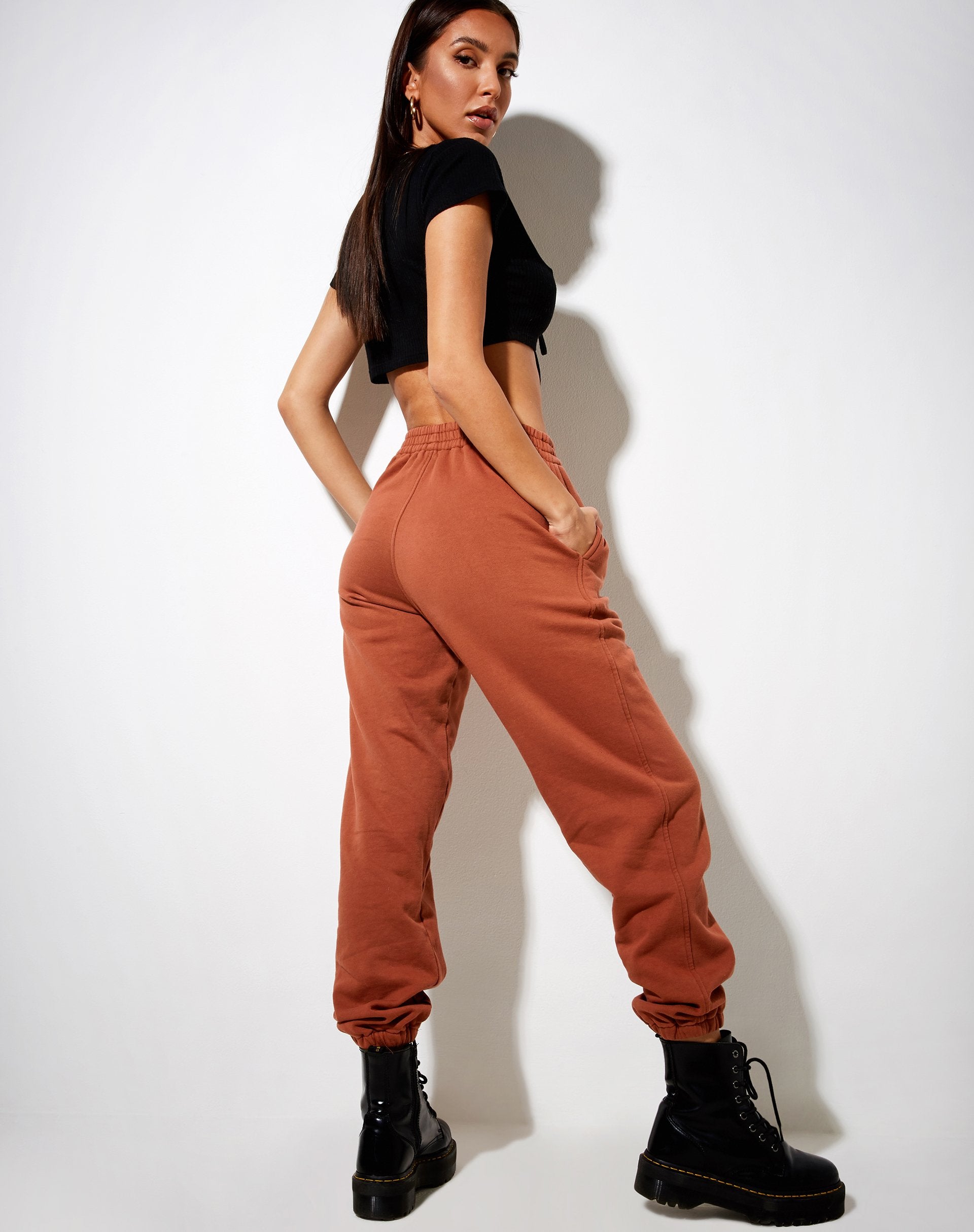 Immagine di Basta Jogger in Burnt Brick Be Nice Label Embro