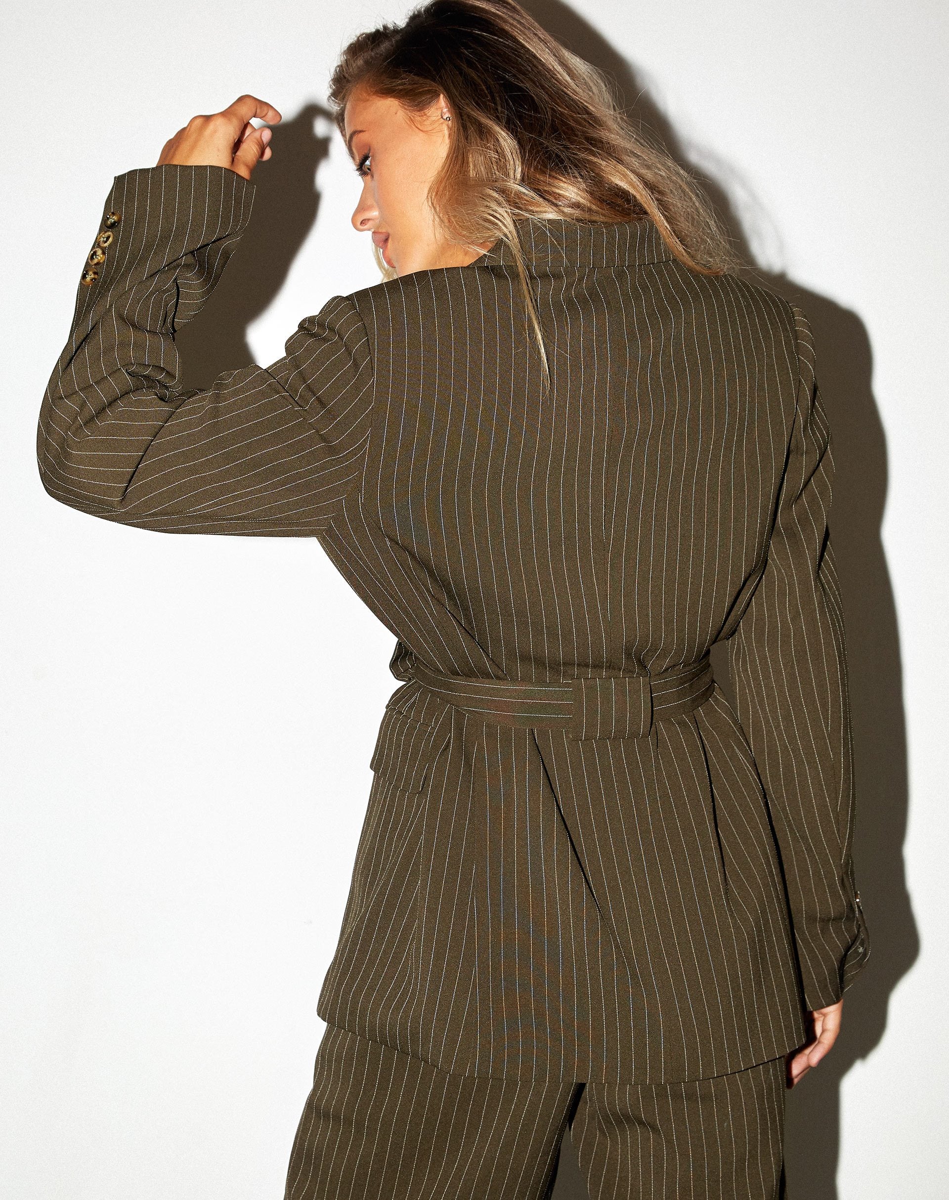 Immagine di Blazer con cintura in gessato Khaki