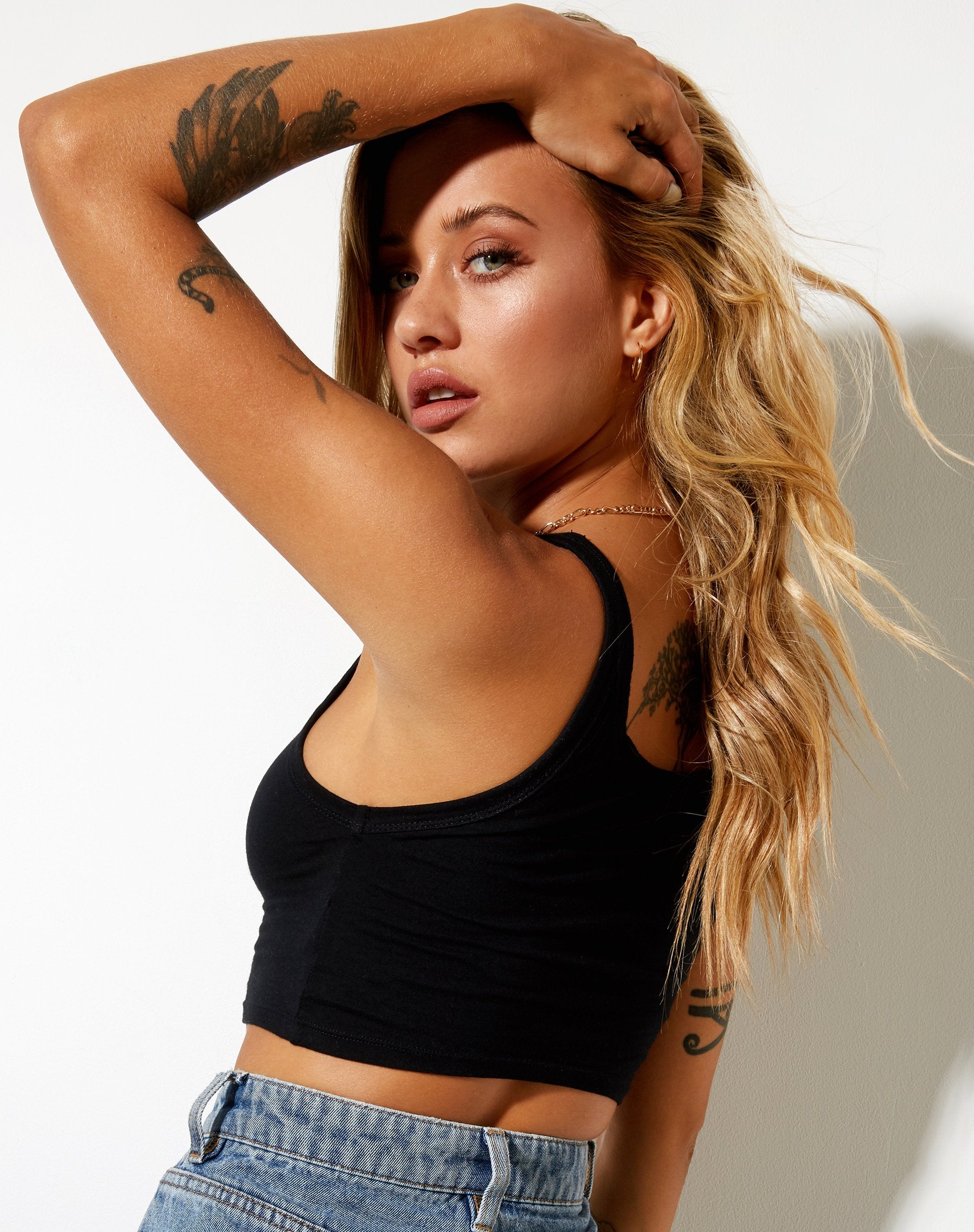Immagine di Blois Crop Top in lycra nero Paradise Embro