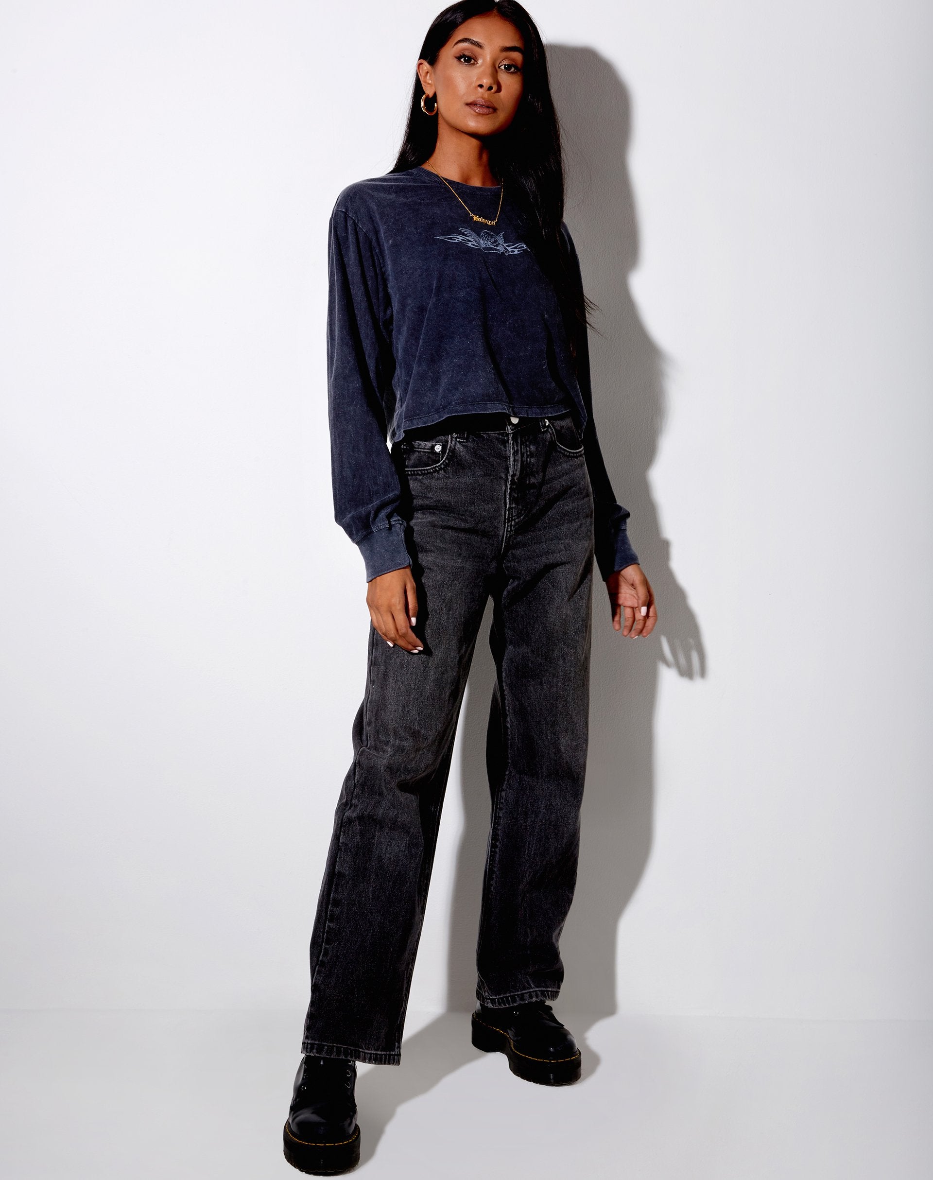 Immagine di Boli Crop Tee in Black Wash Tribal Angelo
