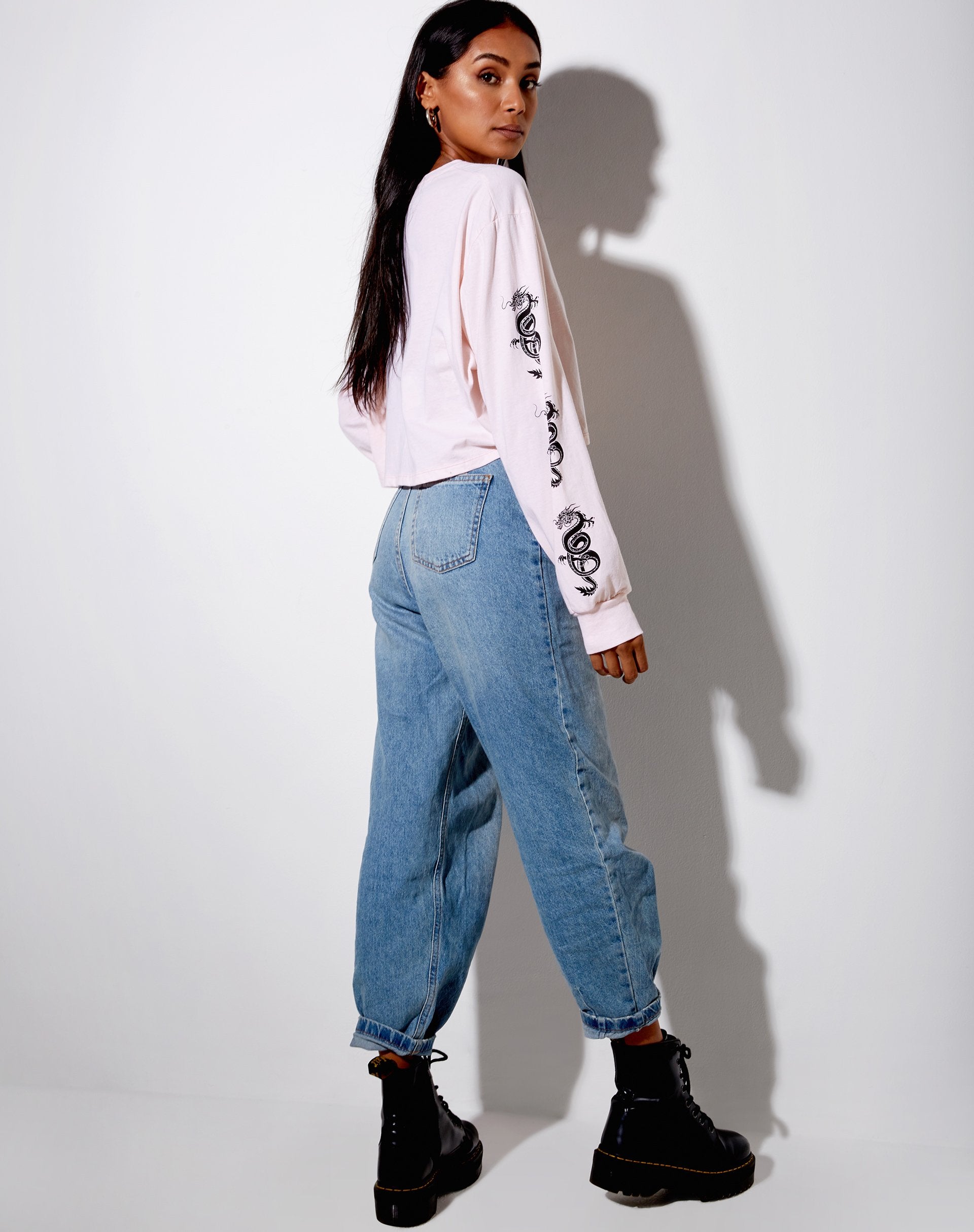Immagine di Boli Crop Tee in Blush Pink Dragon