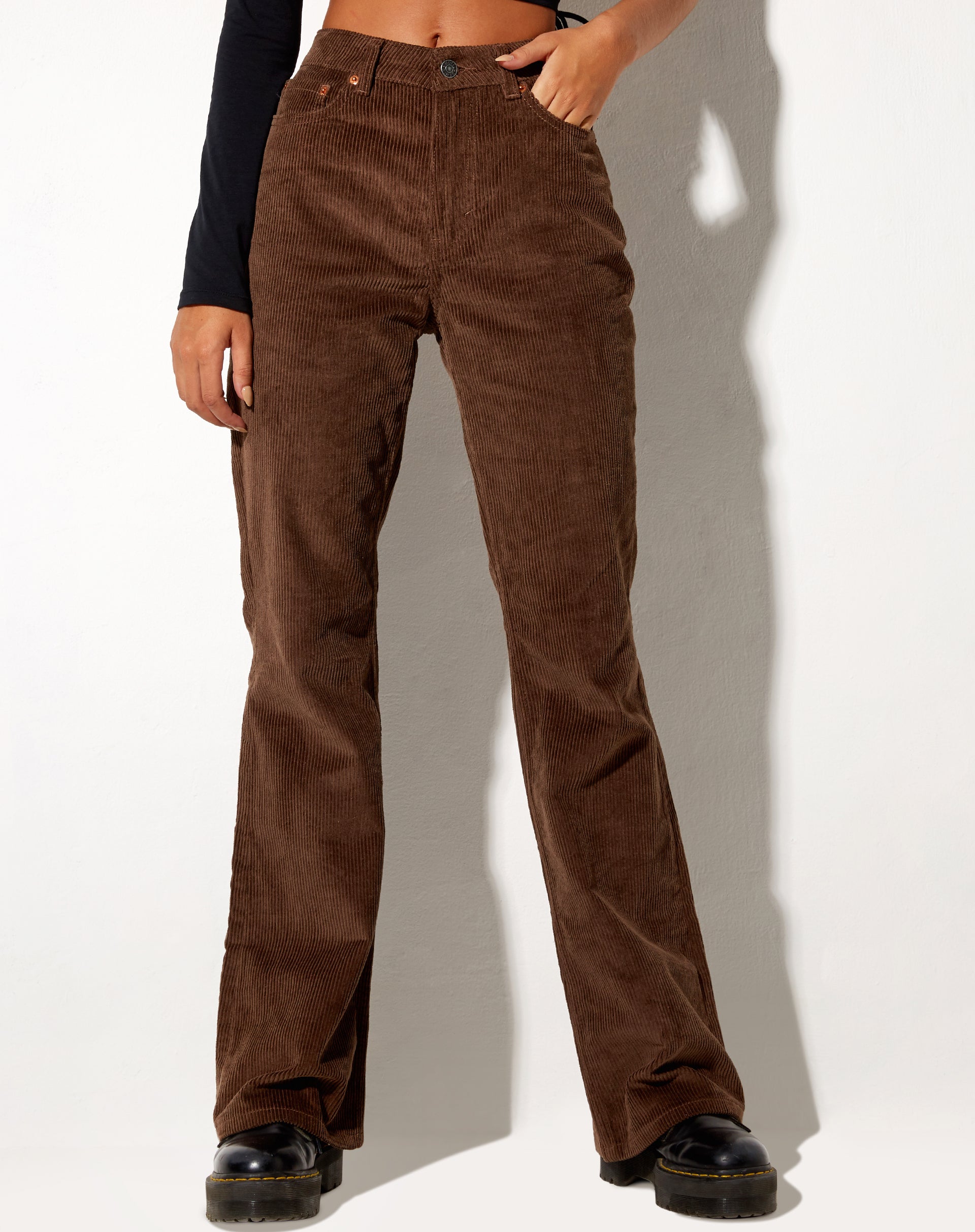 Immagine dei jeans Bootleg in corda Rich Brown