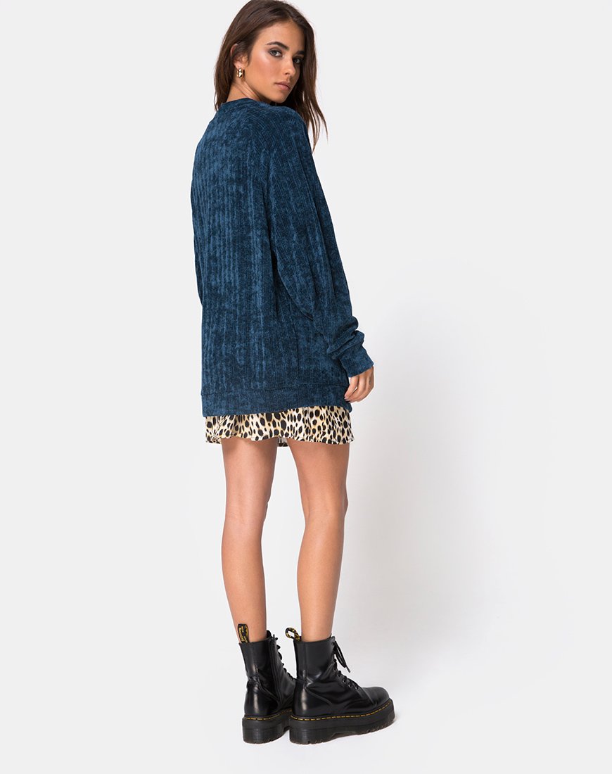 Immagine del cardigan boyfriend in ciniglia blu