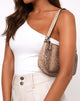 Immagine della borsa a tracolla Gigi in serpente beige