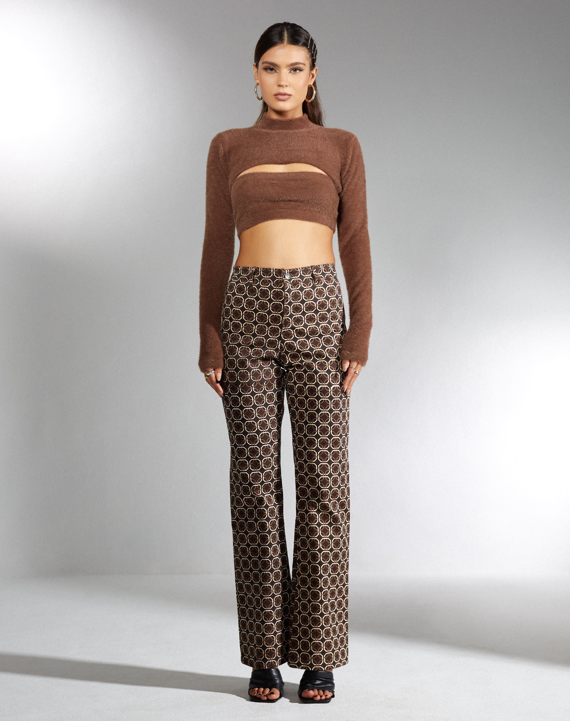 Immagine di MOTEL X IRIS Bukian, maglione cropped in maglia marrone