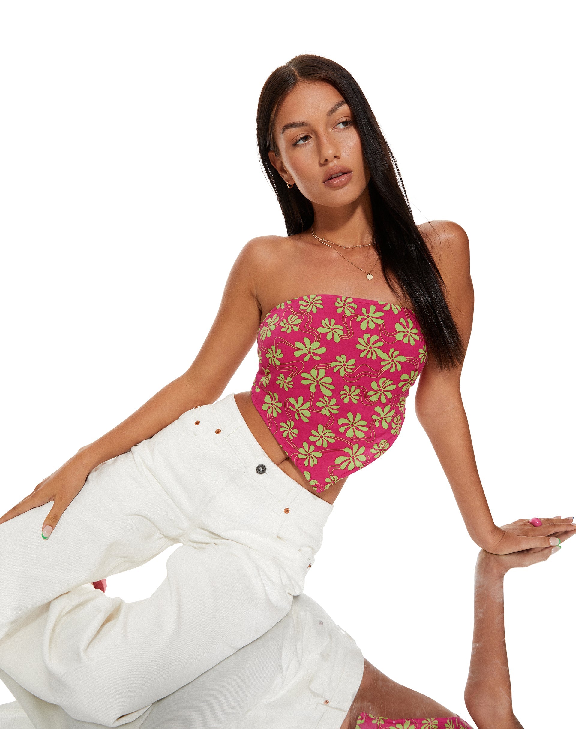 immagine di MOTEL X BARBARA Iryas Crop Top in rosa caldo floreale anni '90 da spiaggia
