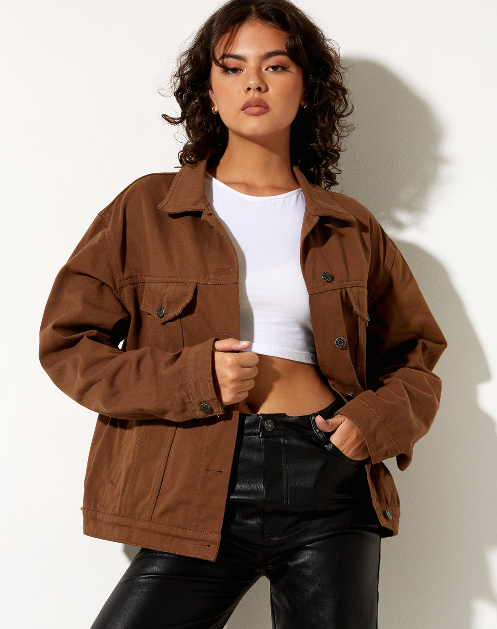 Giacca di jeans lunga Calissa in marrone scuro