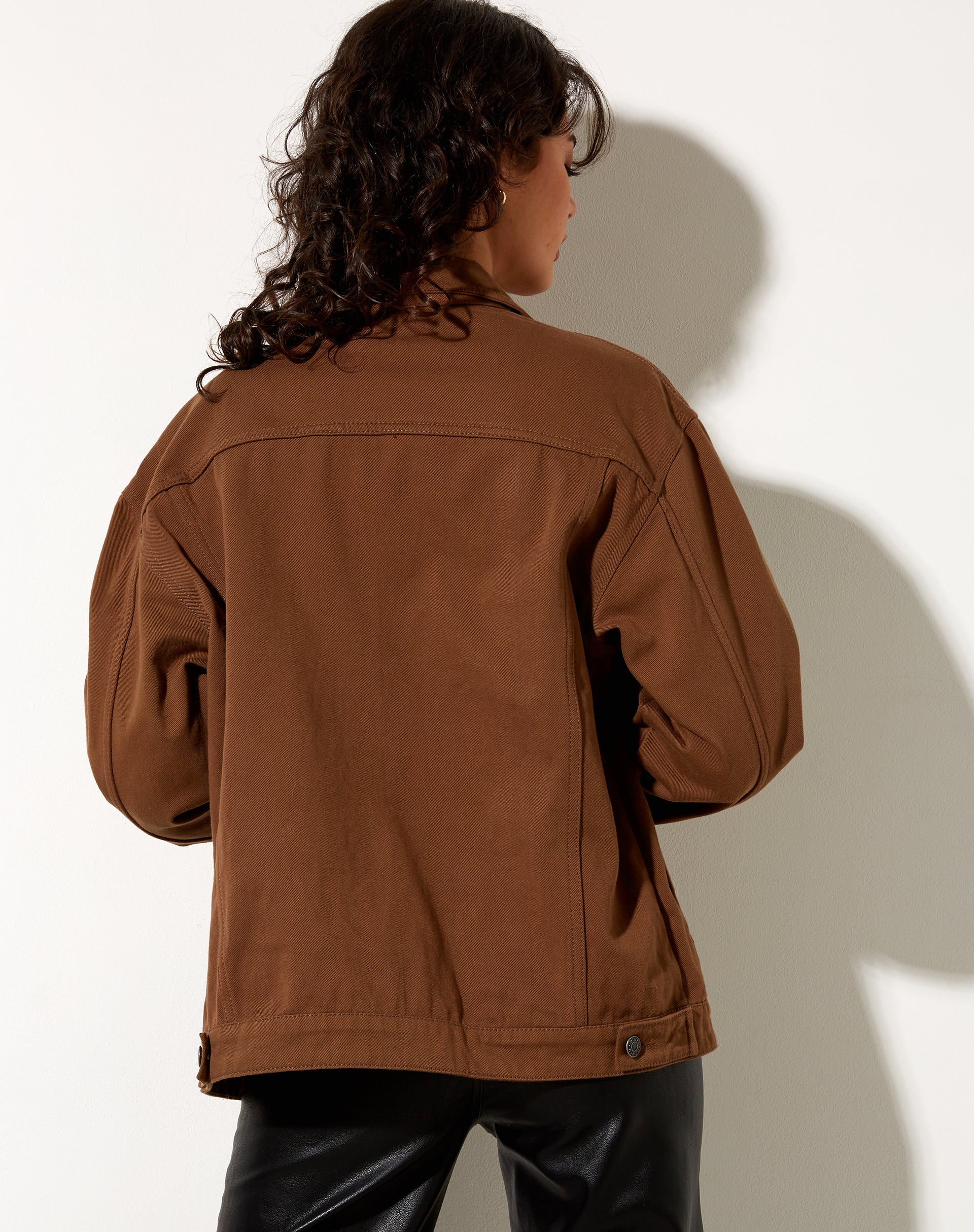 Immagine di Calissa Longline Denim Jacket in Rich Brown