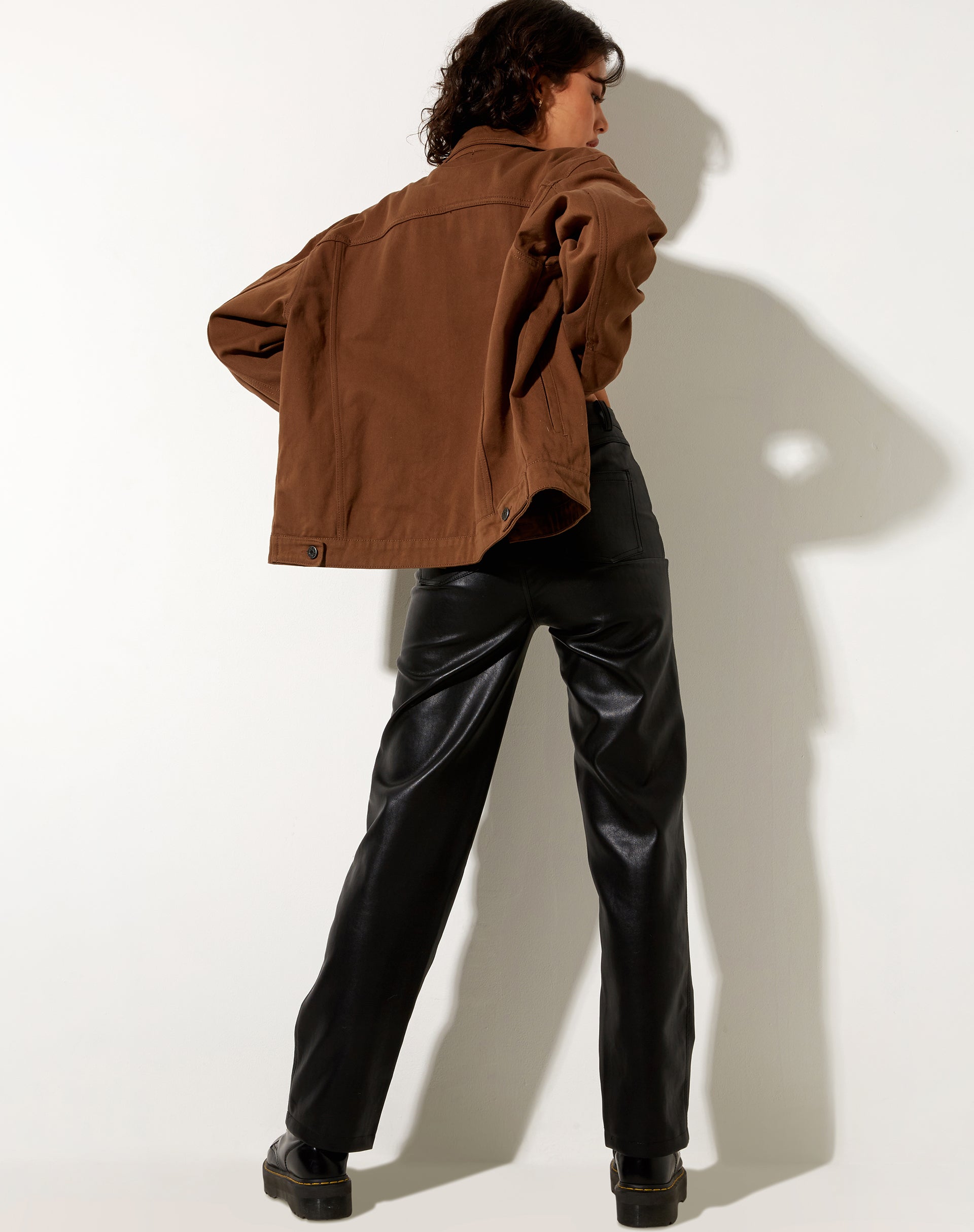 Immagine di Calissa Longline Denim Jacket in Rich Brown