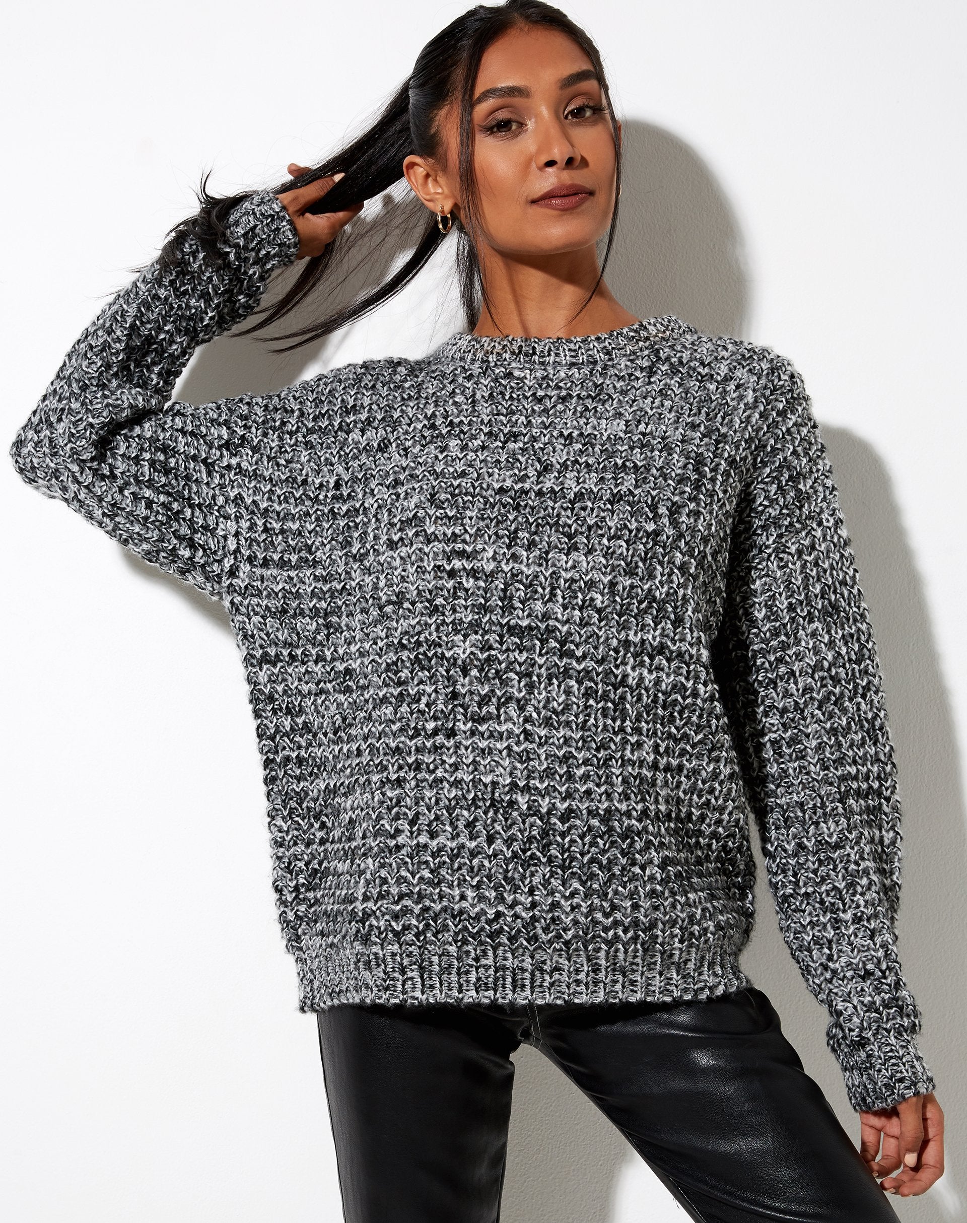 Immagine di Caribou Jumper in maglia a maglia grossa nera, grigia e bianca