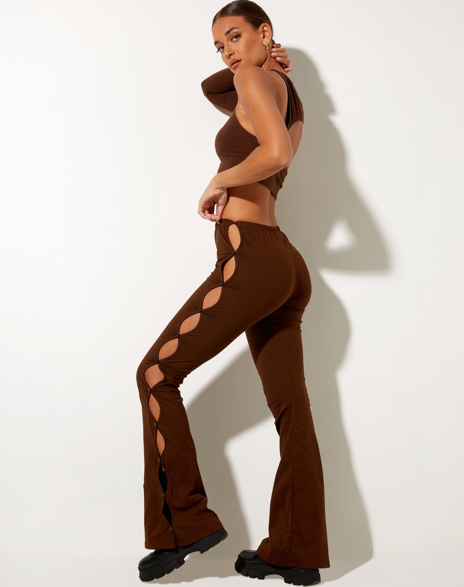 Immagine dei pantaloni Channa Flare in Cacao