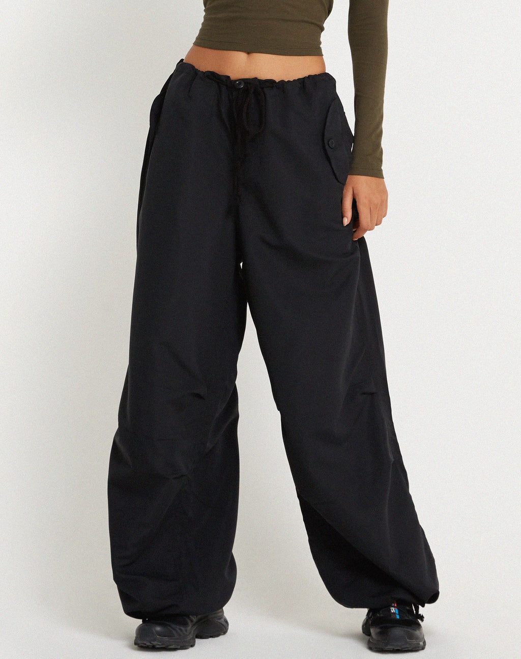 Pantaloni Chute in microfibra nera