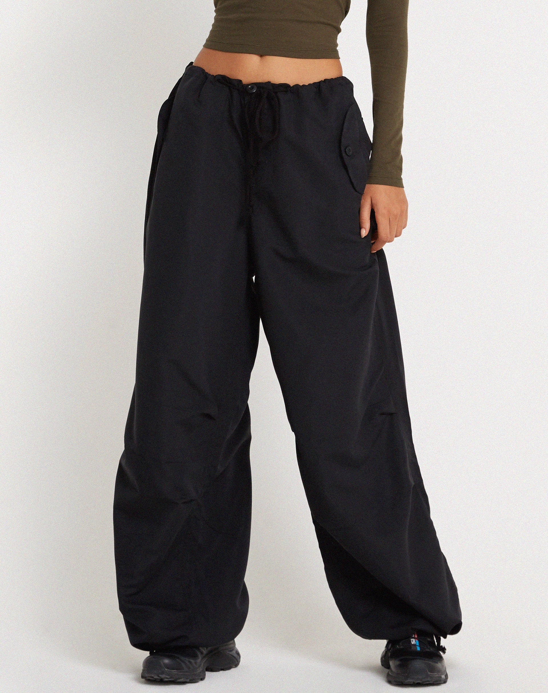 immagine di Pantalone Chute in microfibra nero