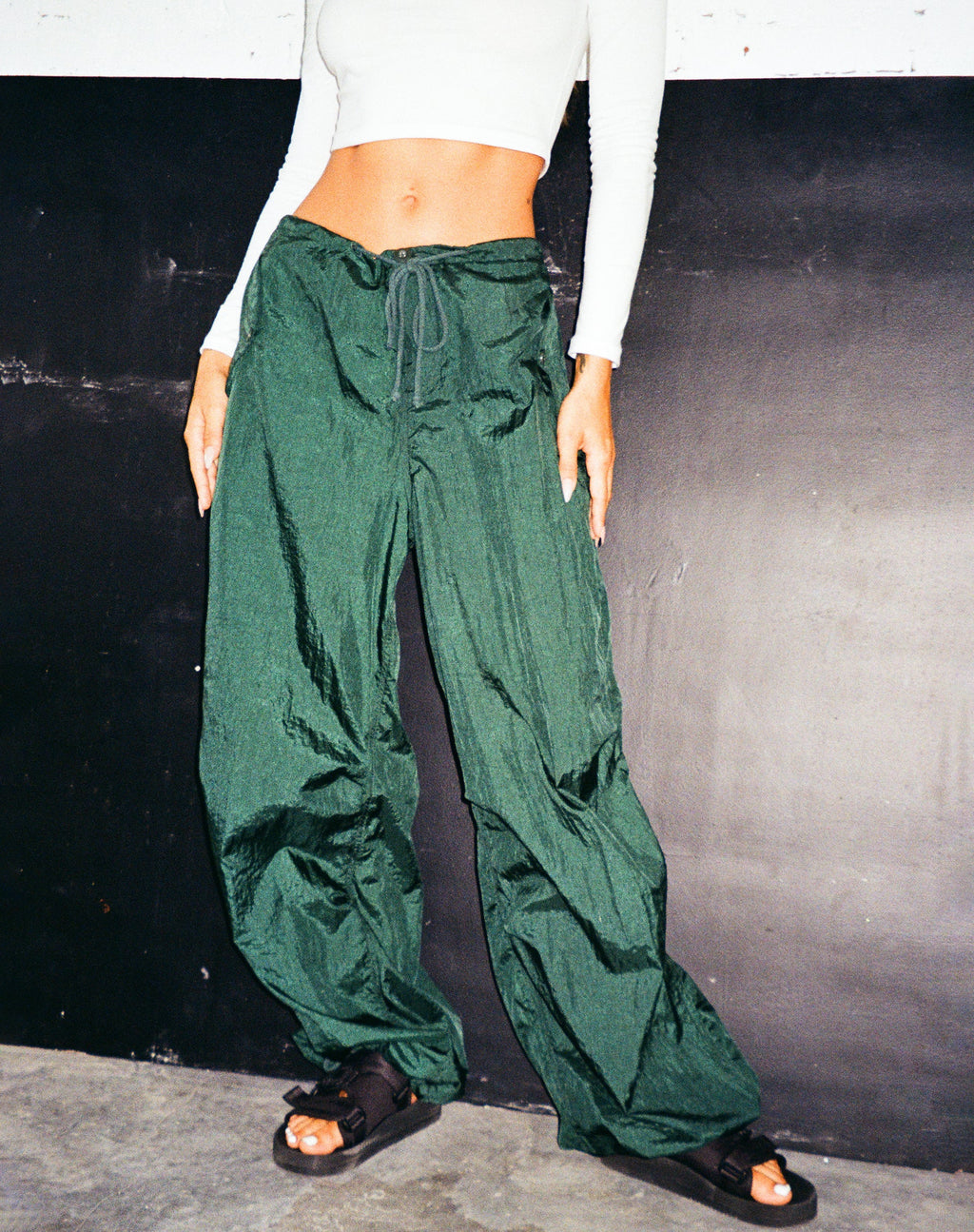 Pantaloni Chute in verde bottiglia Parachute