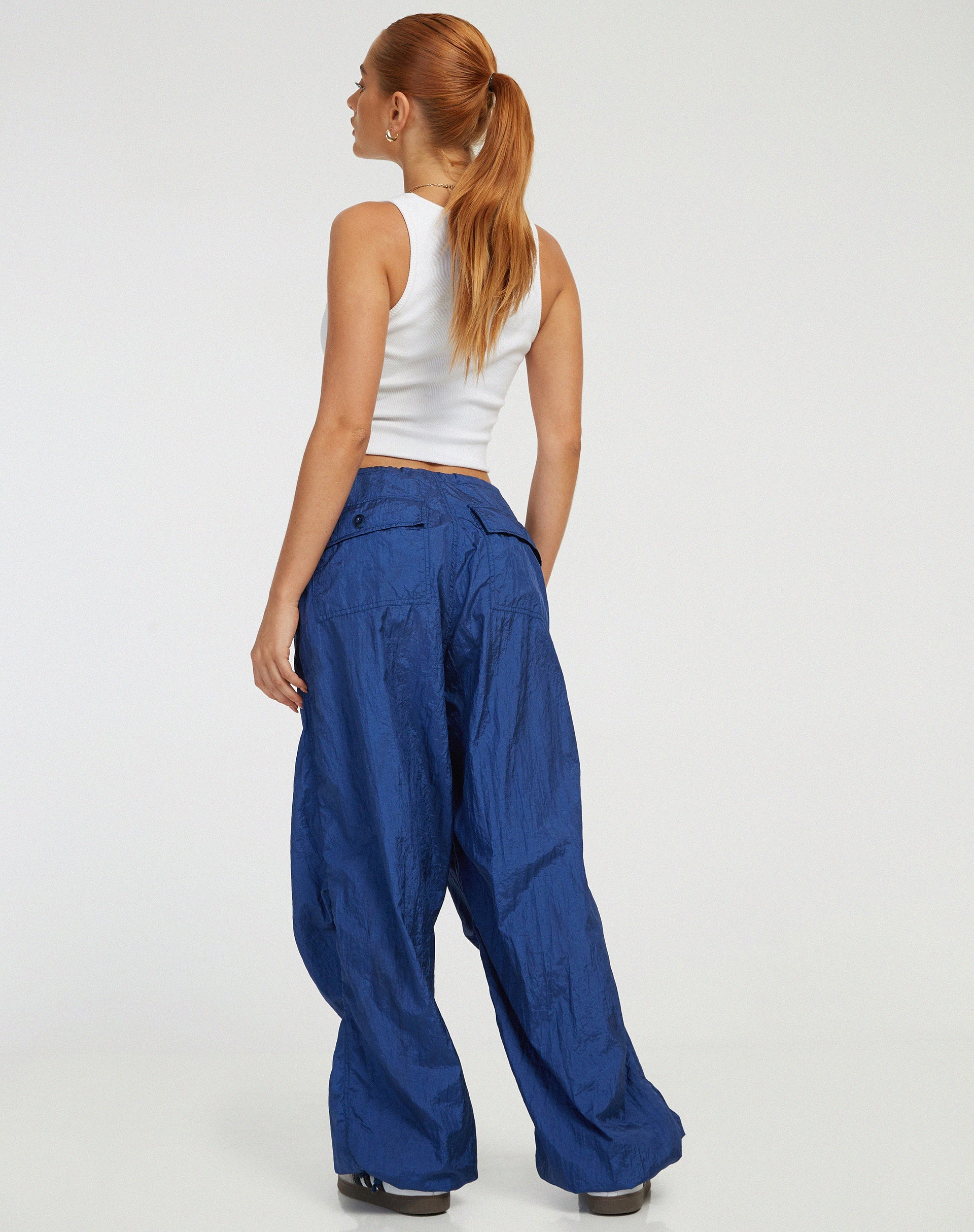 immagine del pantalone Chute in Marina